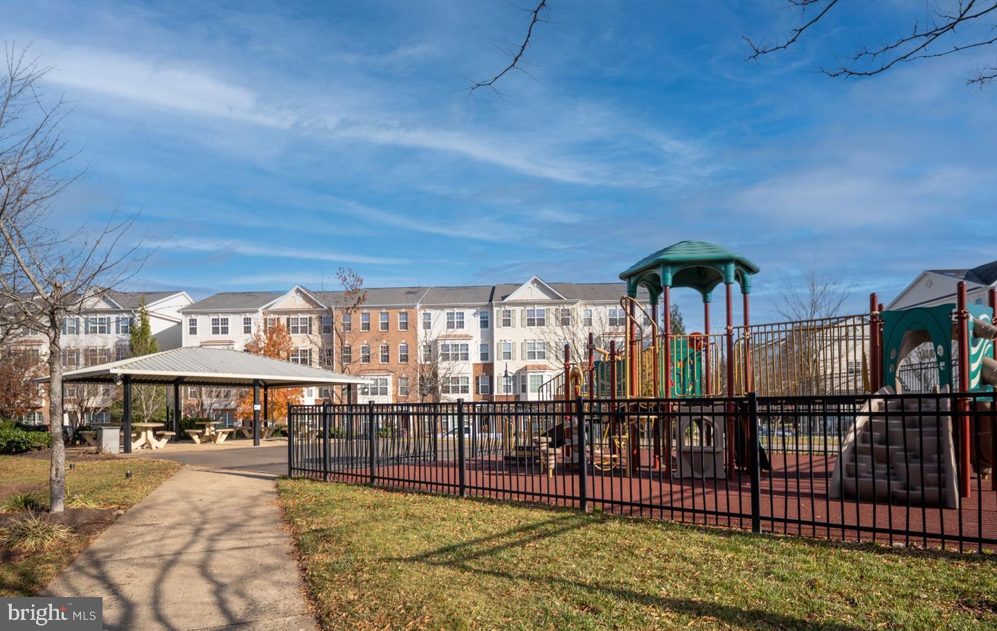 MARKET CENTER CONDOMINIUM - Residential