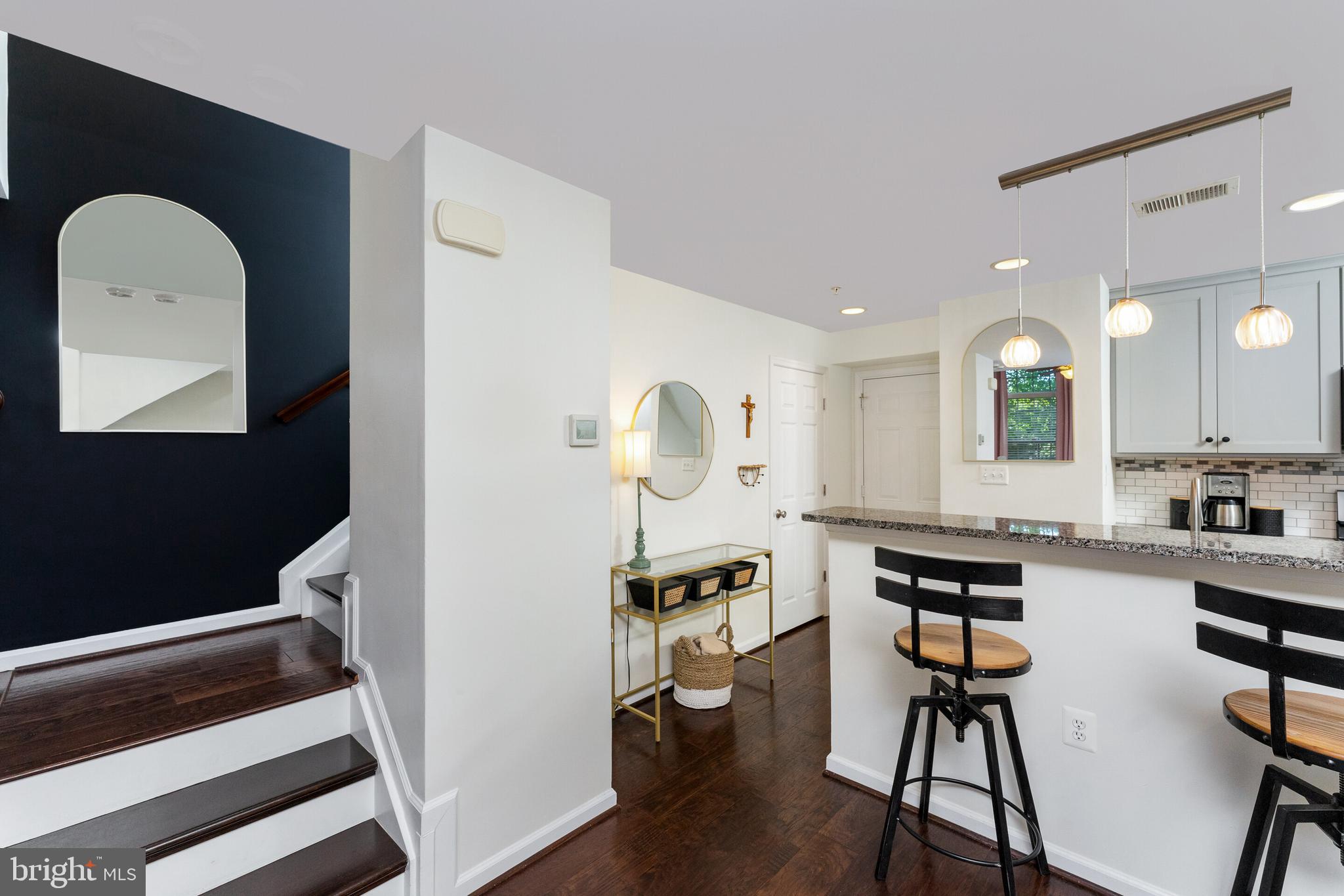 MARKET CENTER CONDOMINIUM - Residential