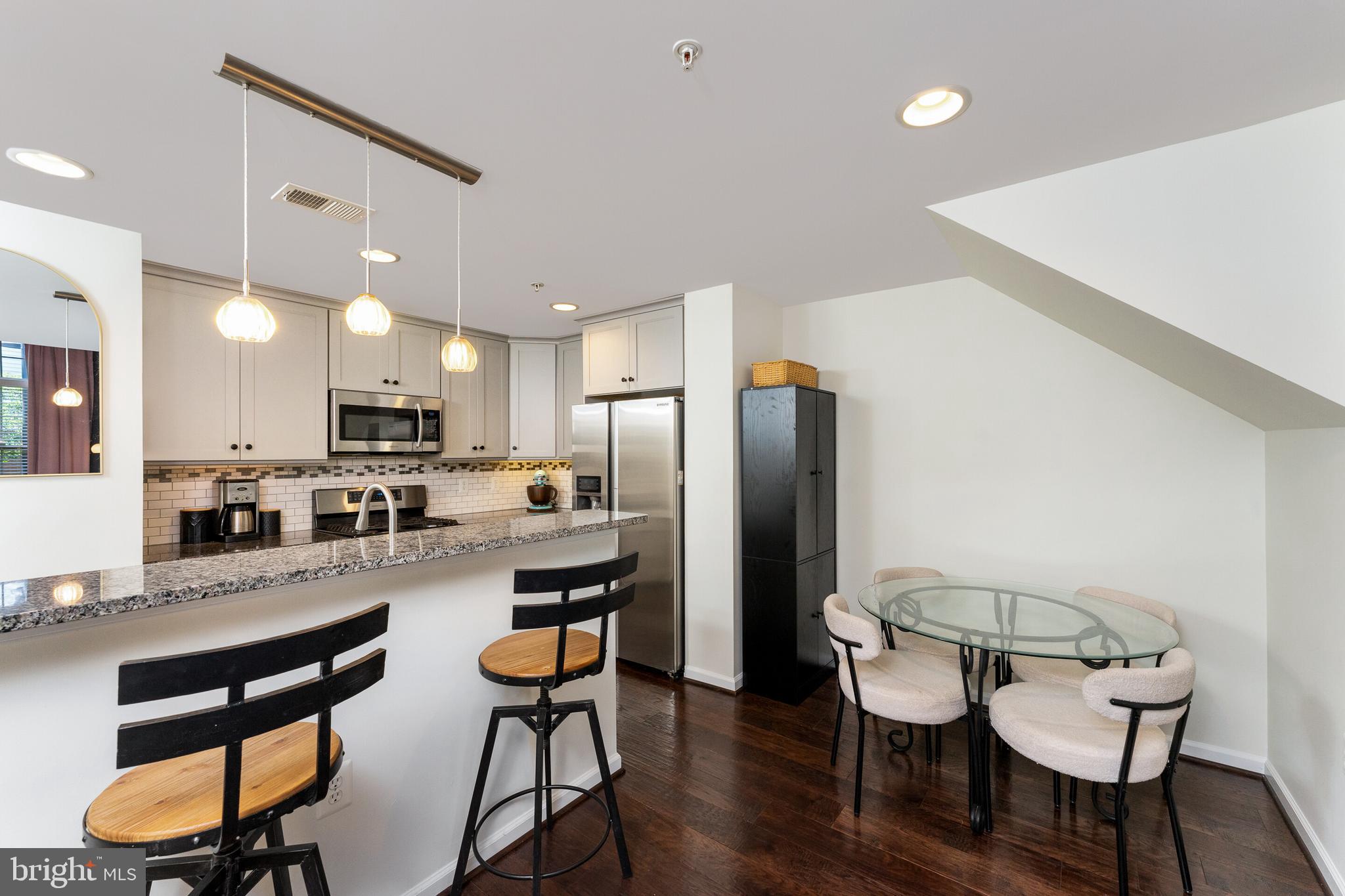 MARKET CENTER CONDOMINIUM - Residential