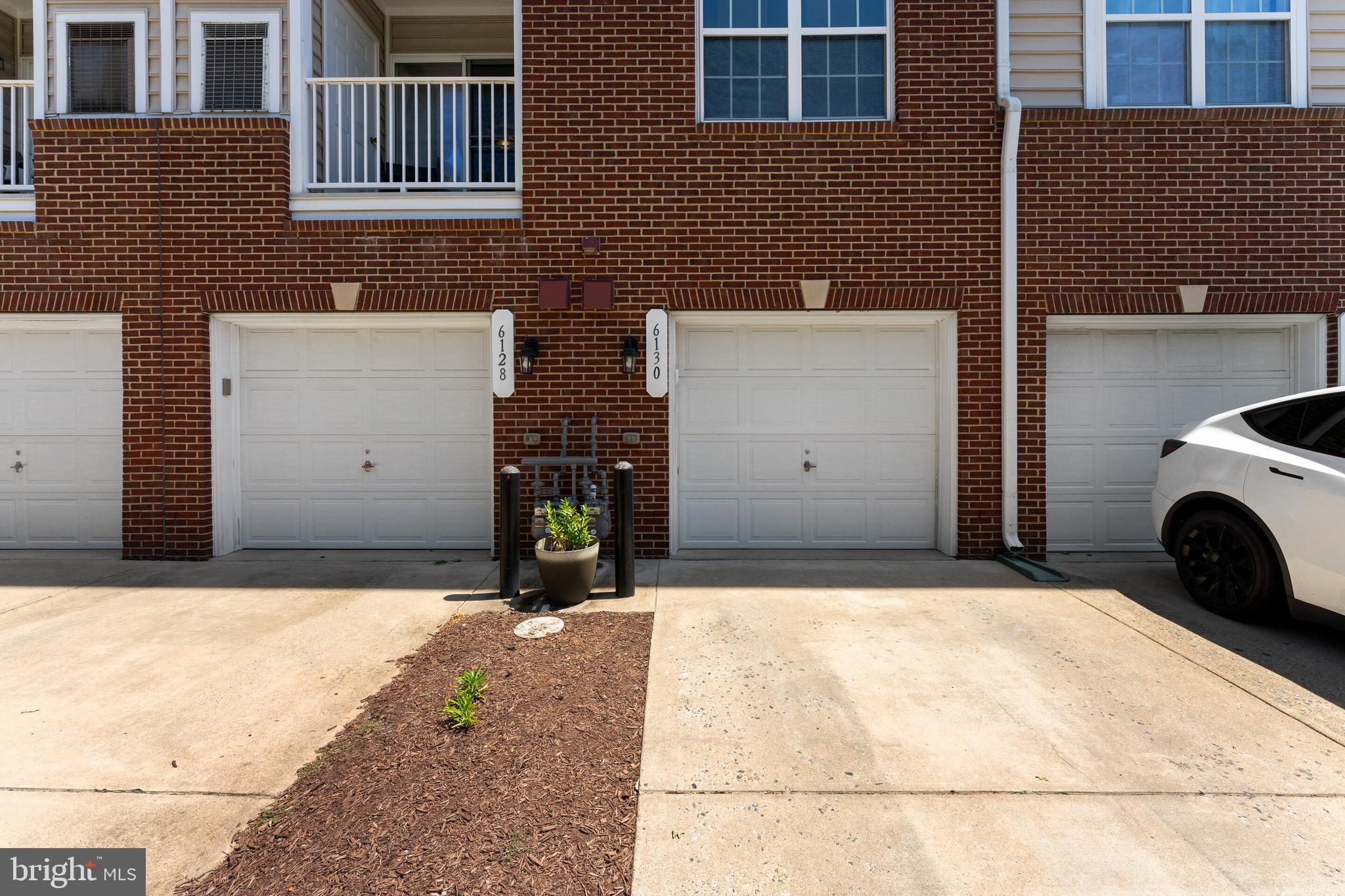 MARKET CENTER CONDOMINIUM - Residential