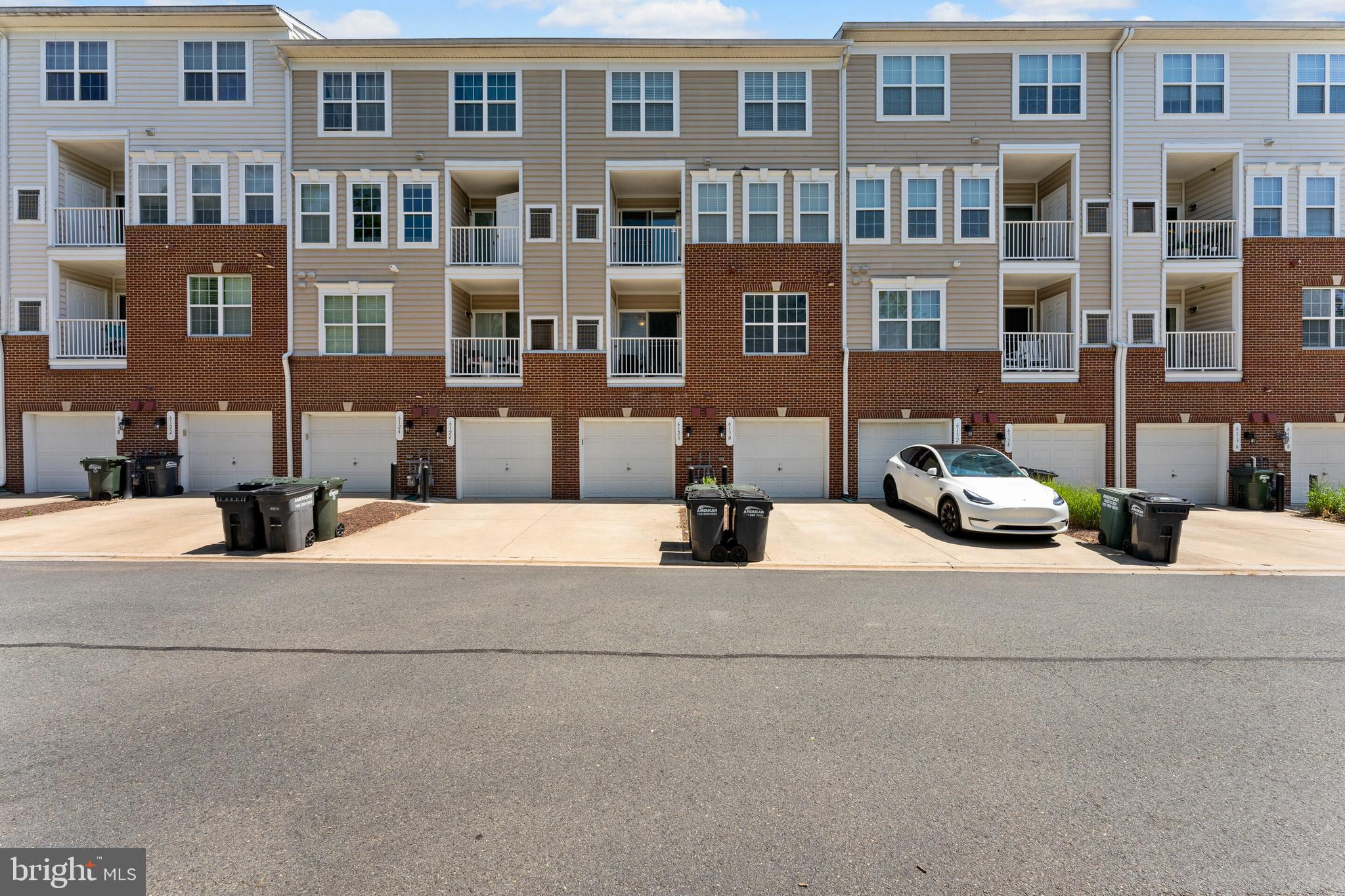 MARKET CENTER CONDOMINIUM - Residential