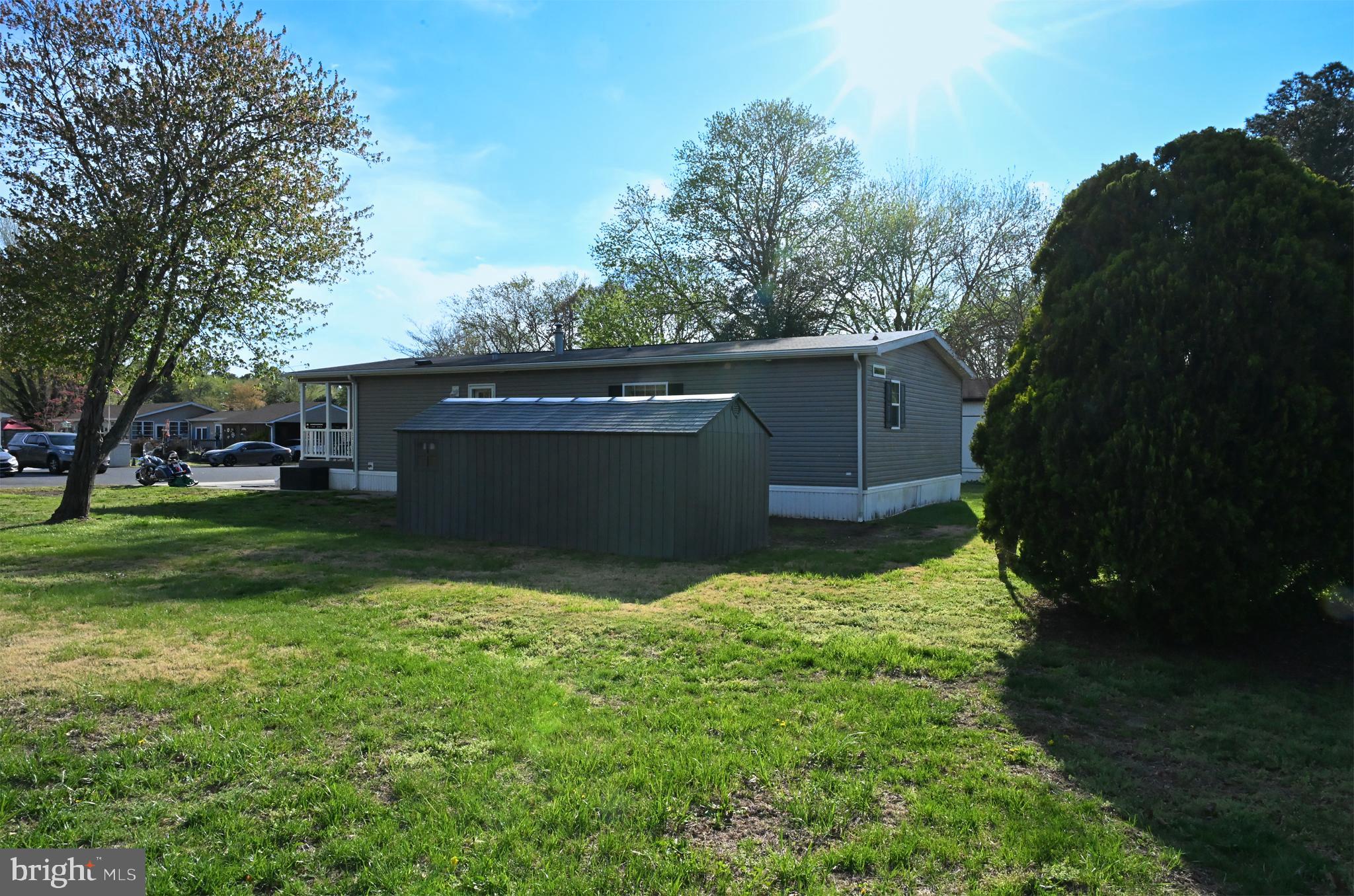ANGOLA BEACH - Residential