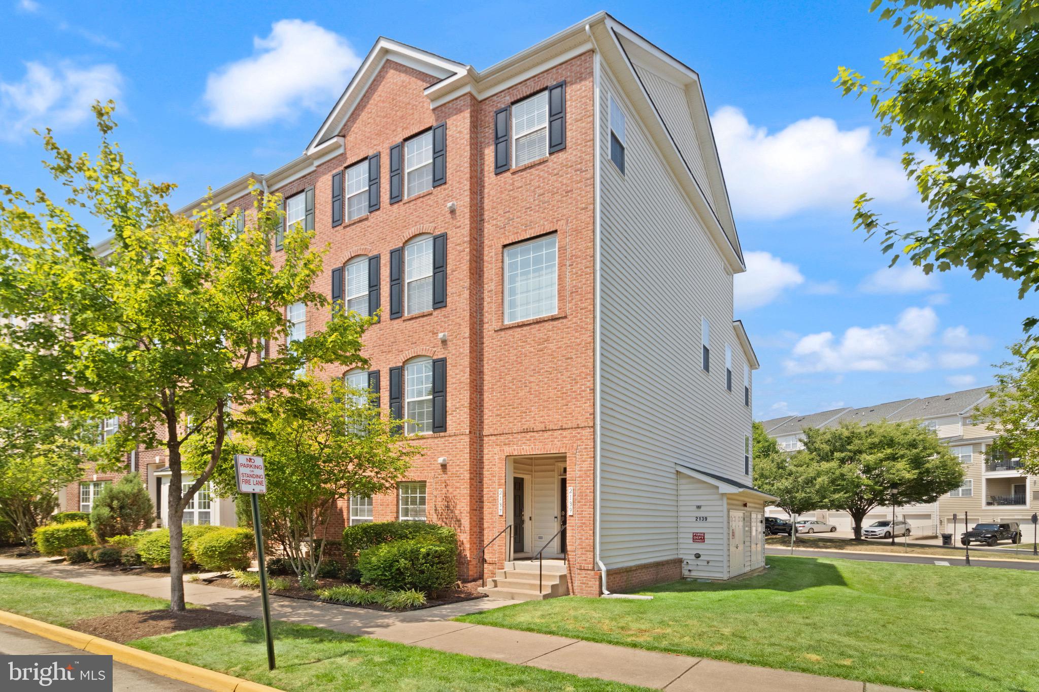 POTOMAC CLUB - Residential
