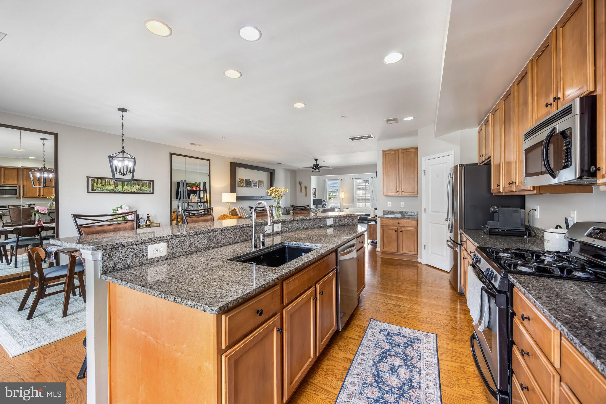 MADISON CRESCENT CONDOMINIUM - Residential