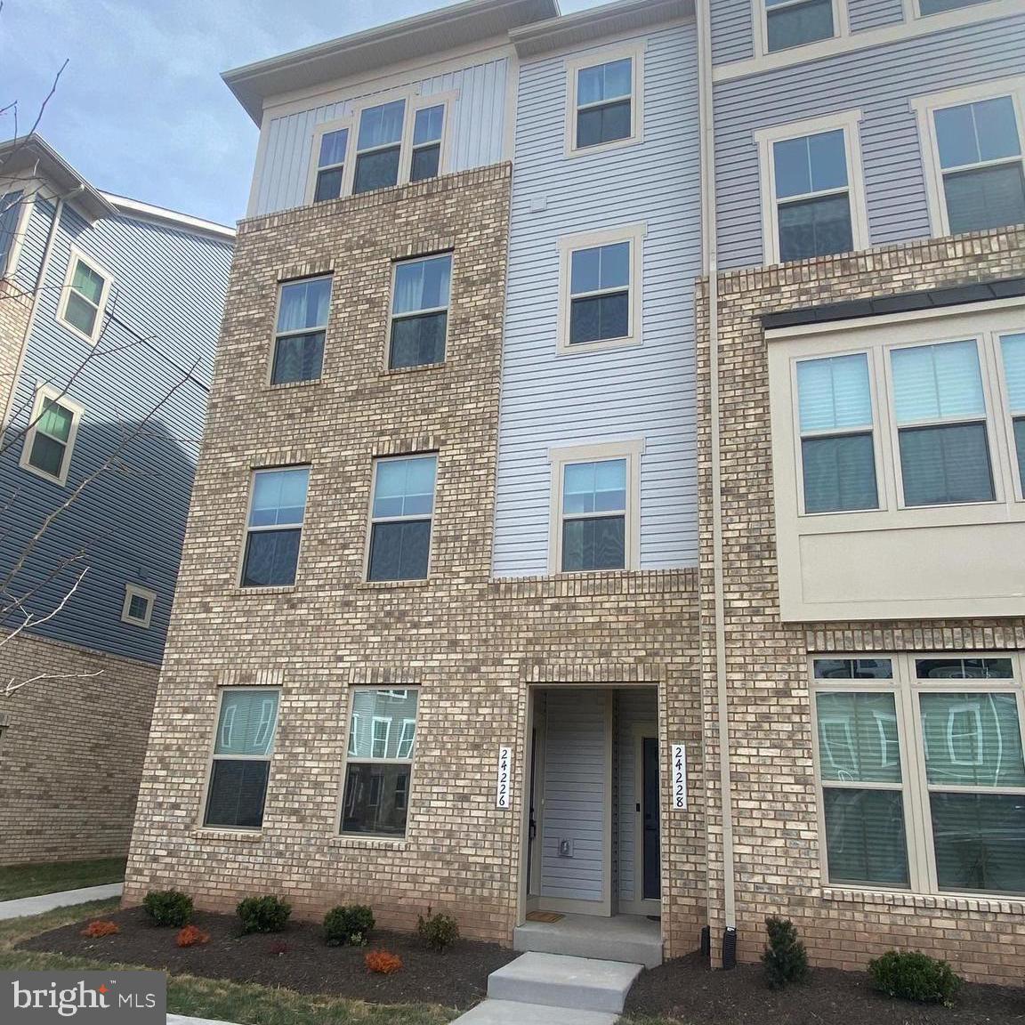 ARCOLA TOWN CENTER CONDO - Residential Lease