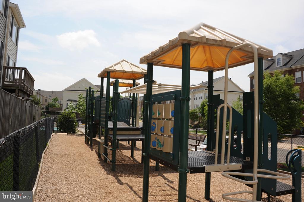 GROVE AT HUNTLEY MEADOWS - Residential Lease