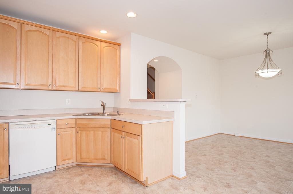 GROVE AT HUNTLEY MEADOWS - Residential Lease