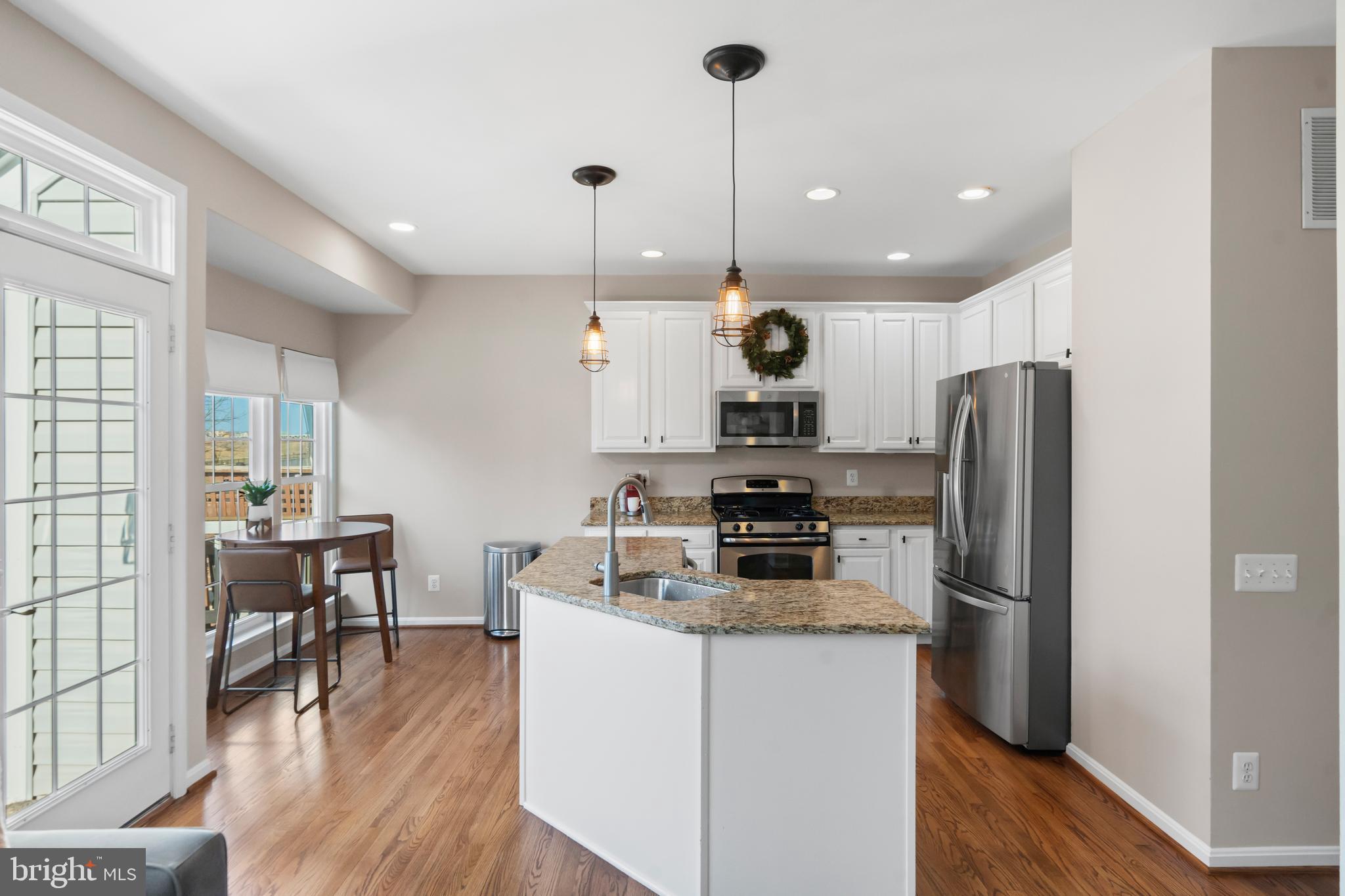 LOUDOUN PARKWAY CENTER - Residential
