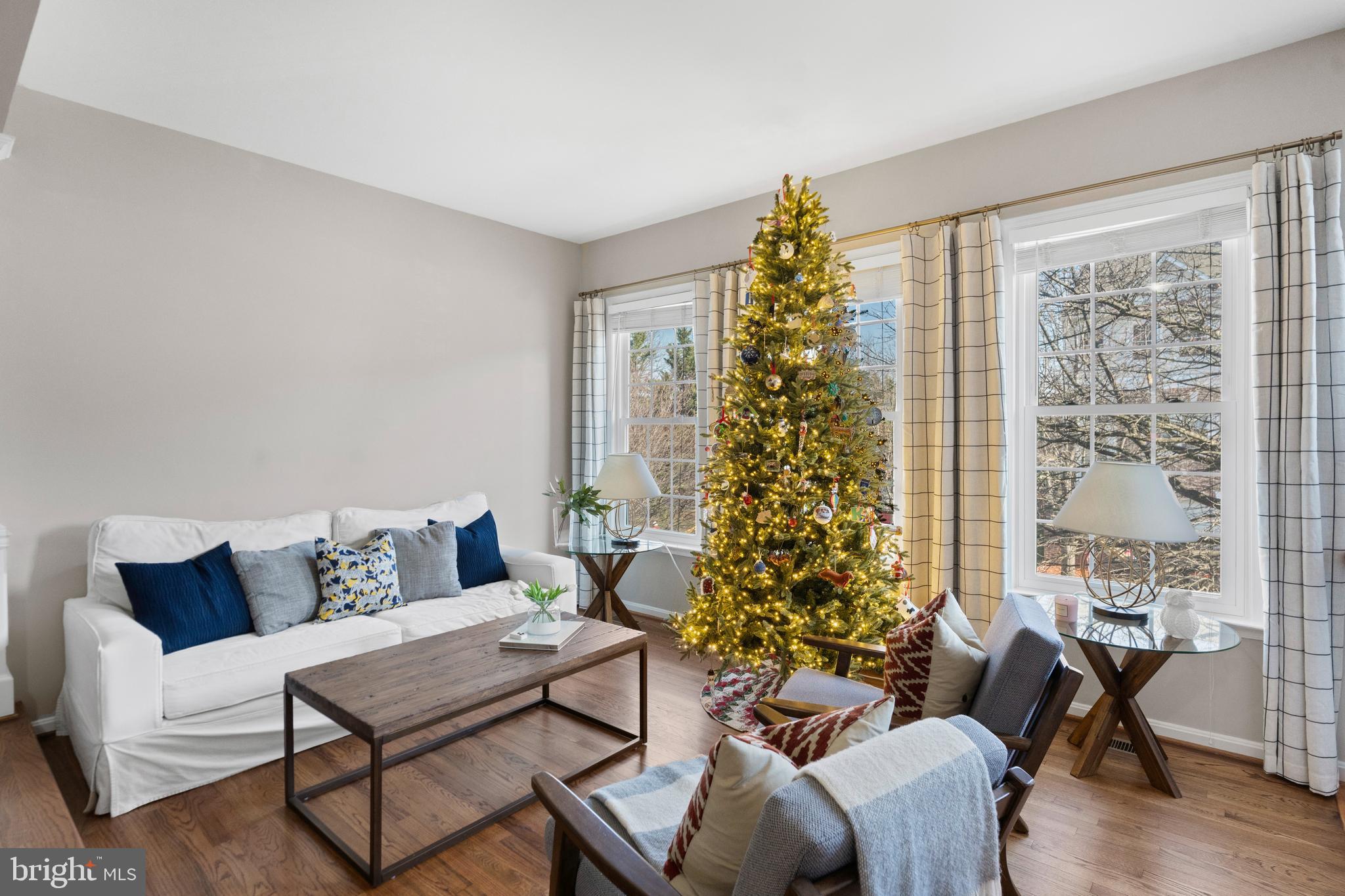 LOUDOUN PARKWAY CENTER - Residential