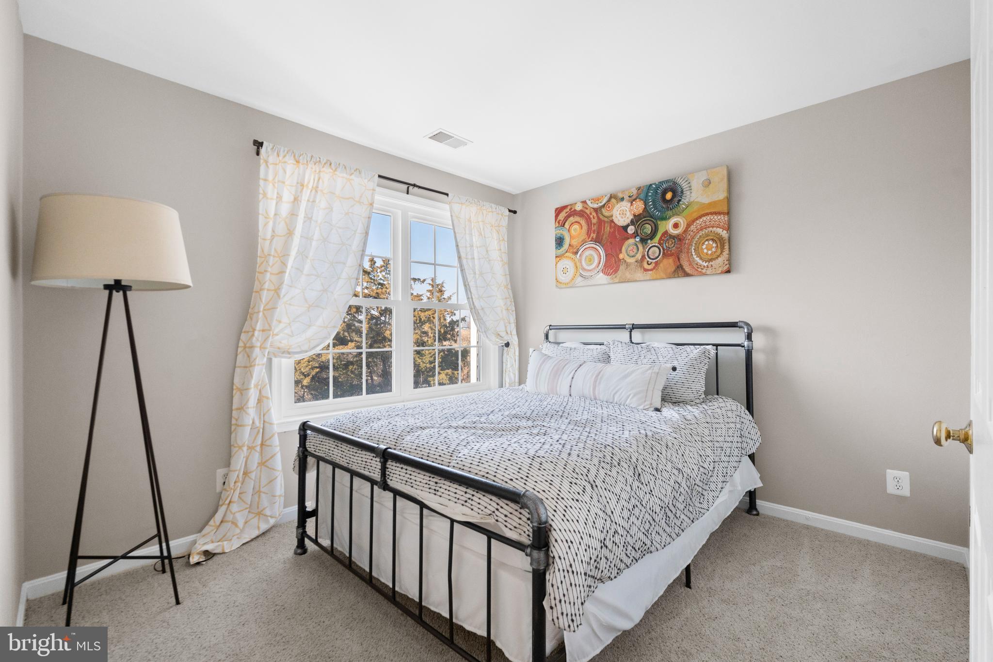 LOUDOUN PARKWAY CENTER - Residential