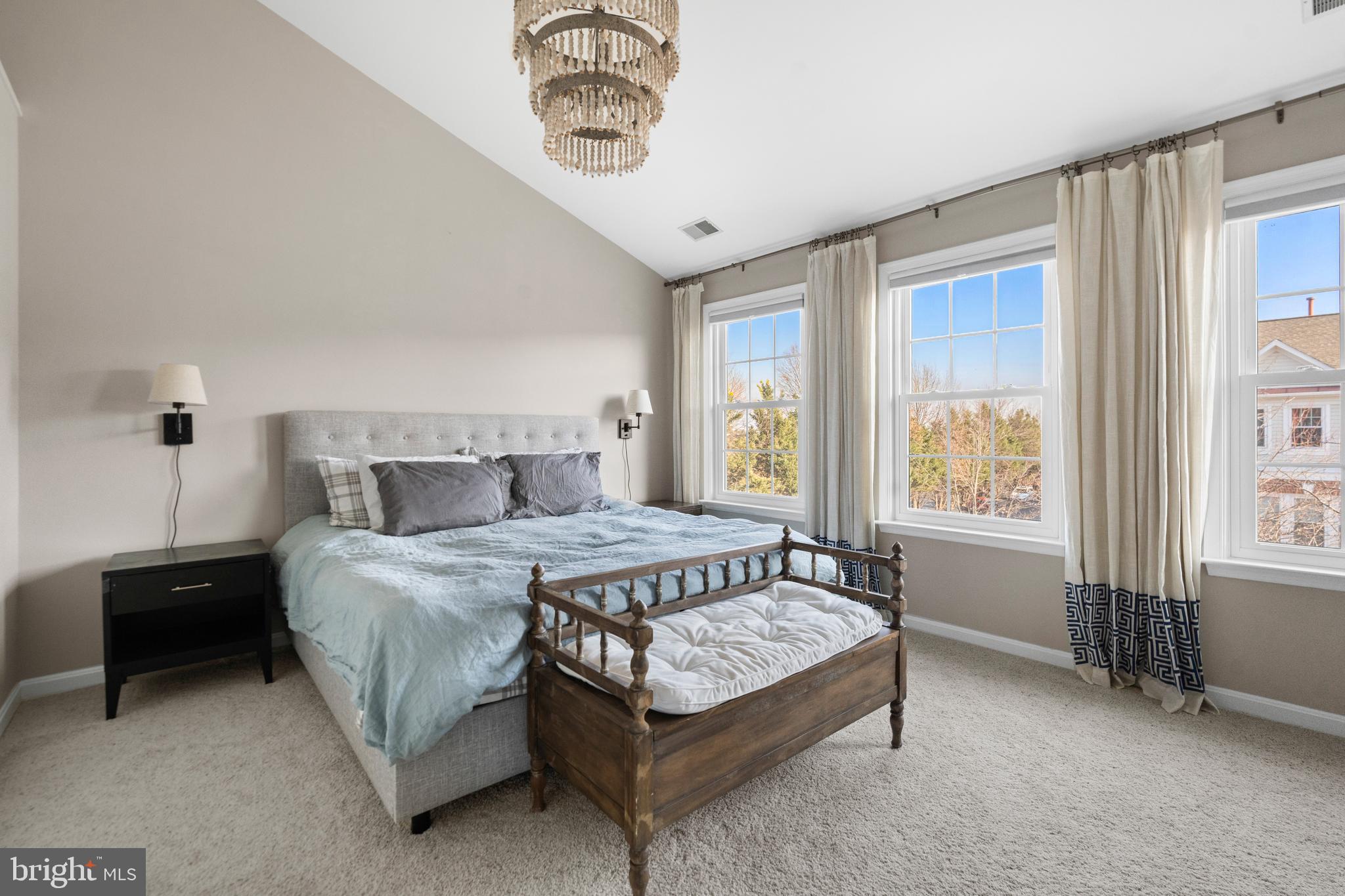 LOUDOUN PARKWAY CENTER - Residential