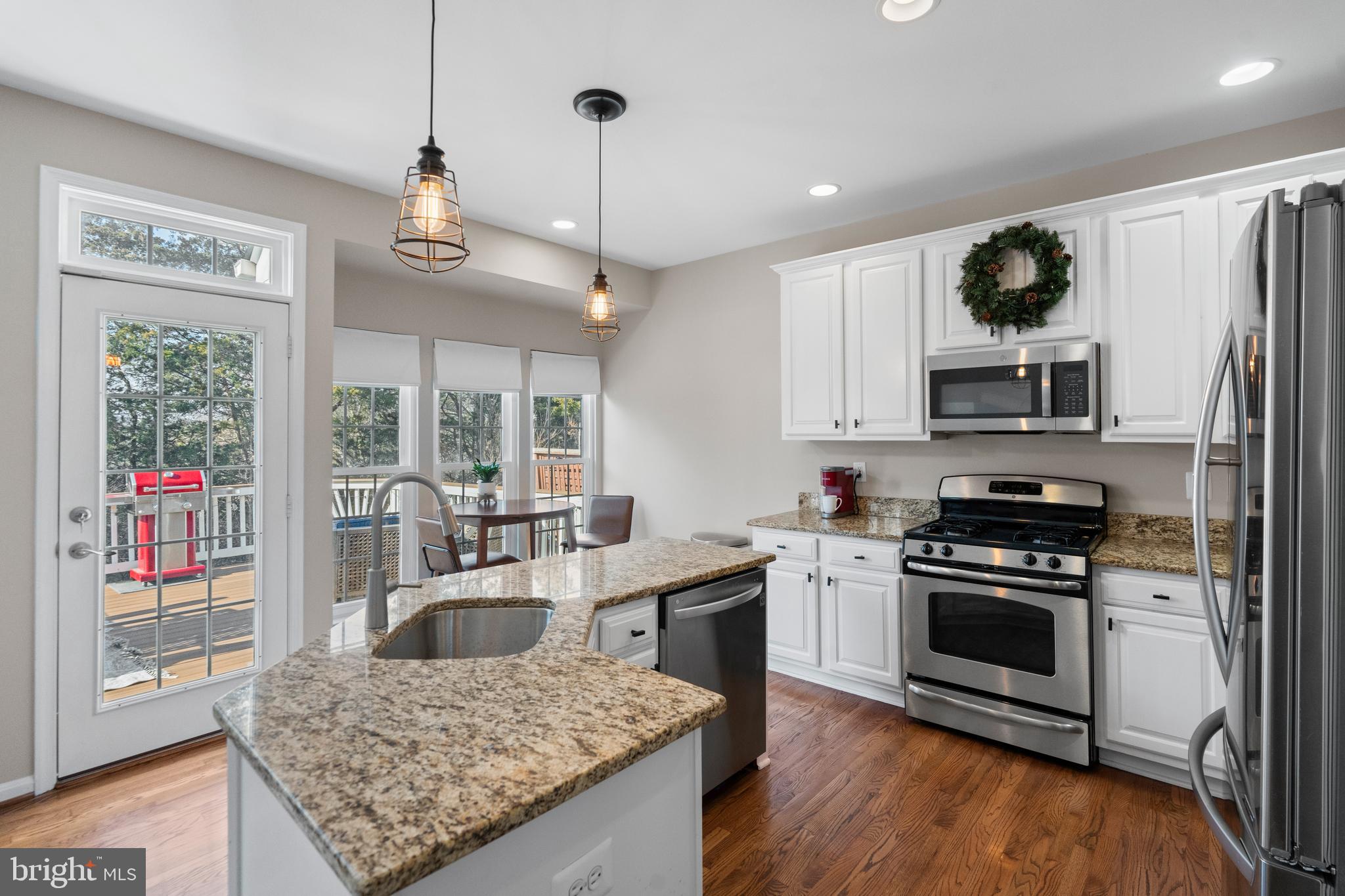 LOUDOUN PARKWAY CENTER - Residential
