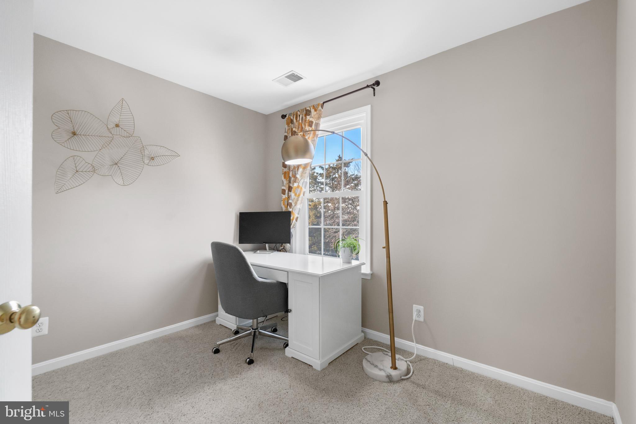 LOUDOUN PARKWAY CENTER - Residential