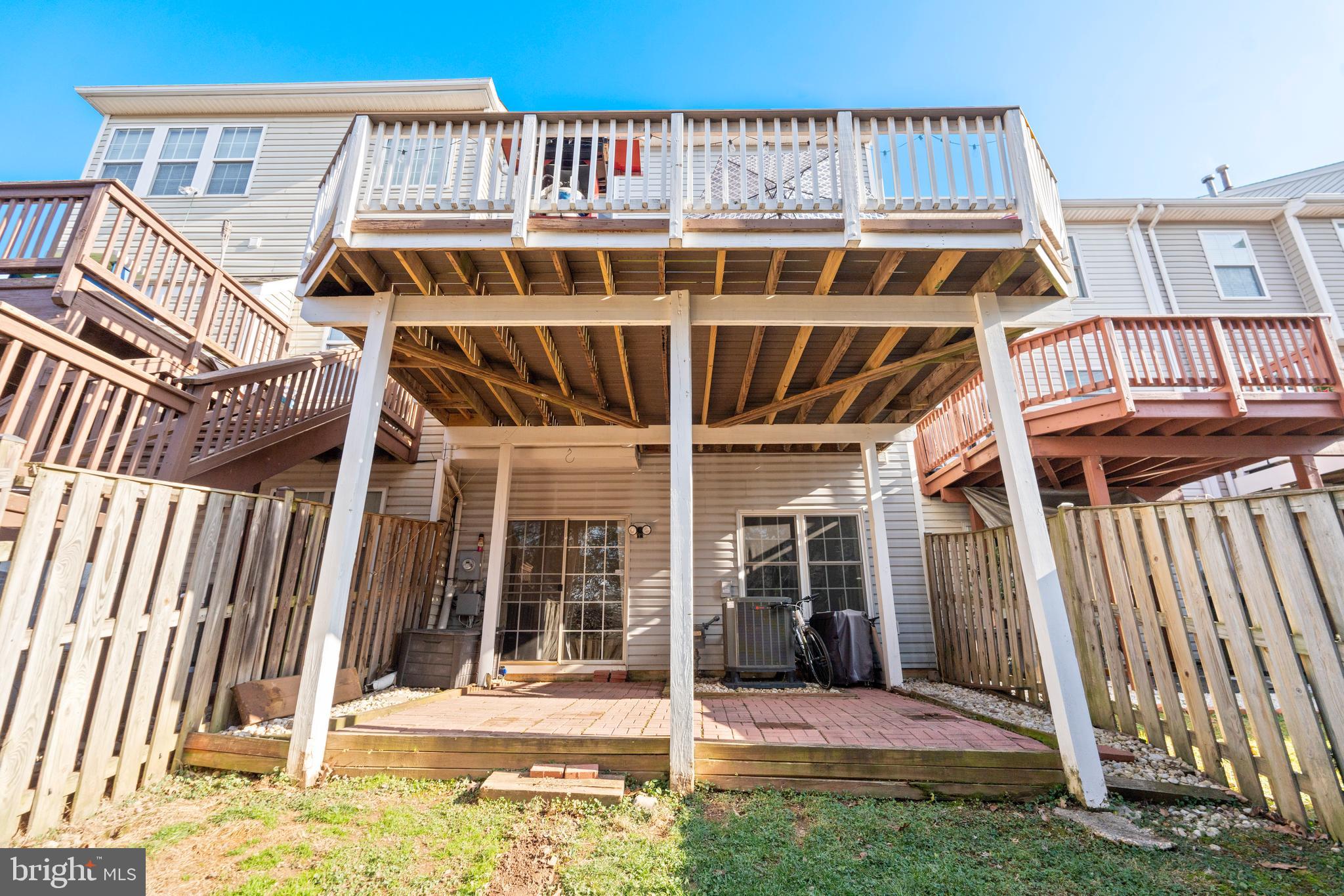 LOUDOUN PARKWAY CENTER - Residential