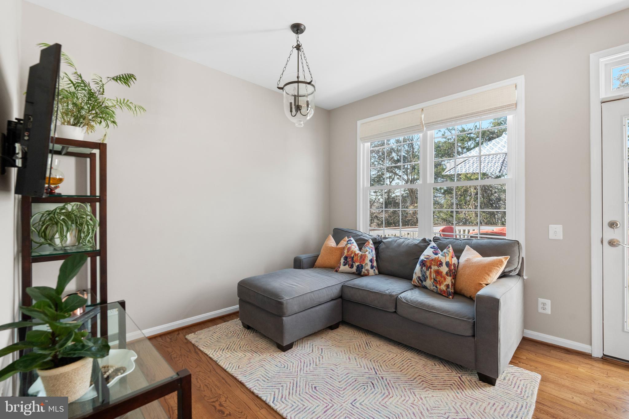 LOUDOUN PARKWAY CENTER - Residential