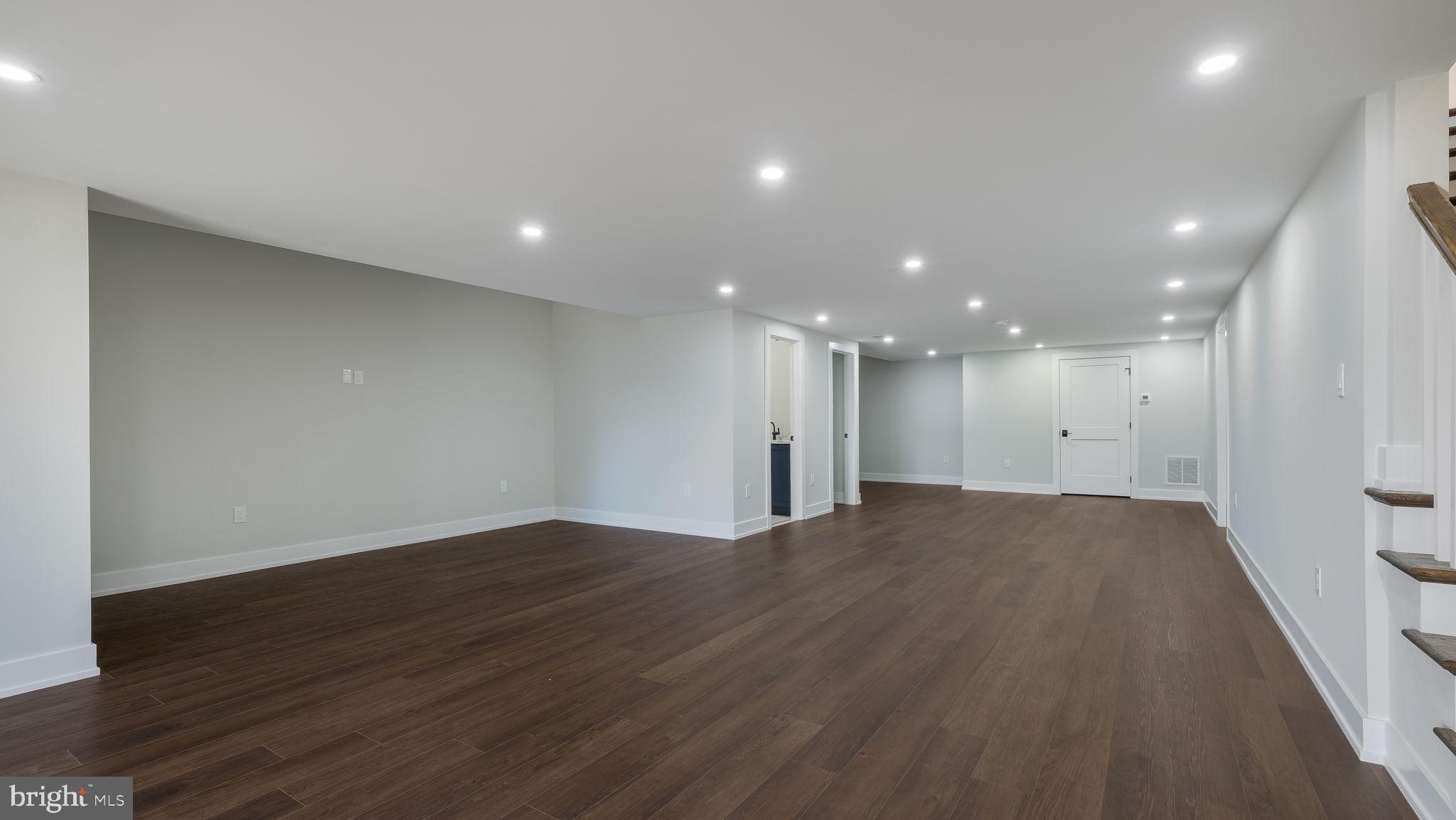 HAMPTON CROSSING - Residential