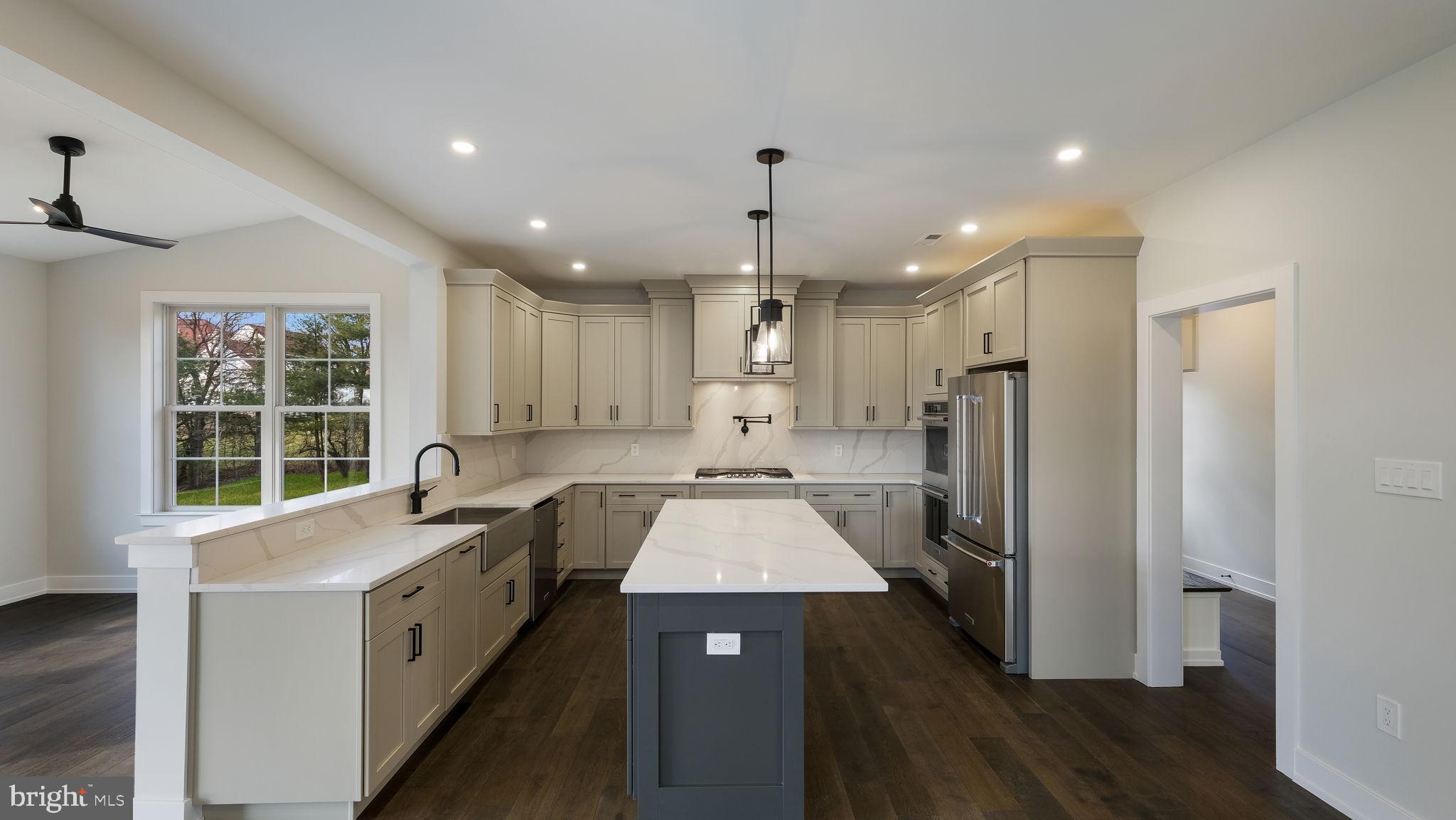 HAMPTON CROSSING - Residential