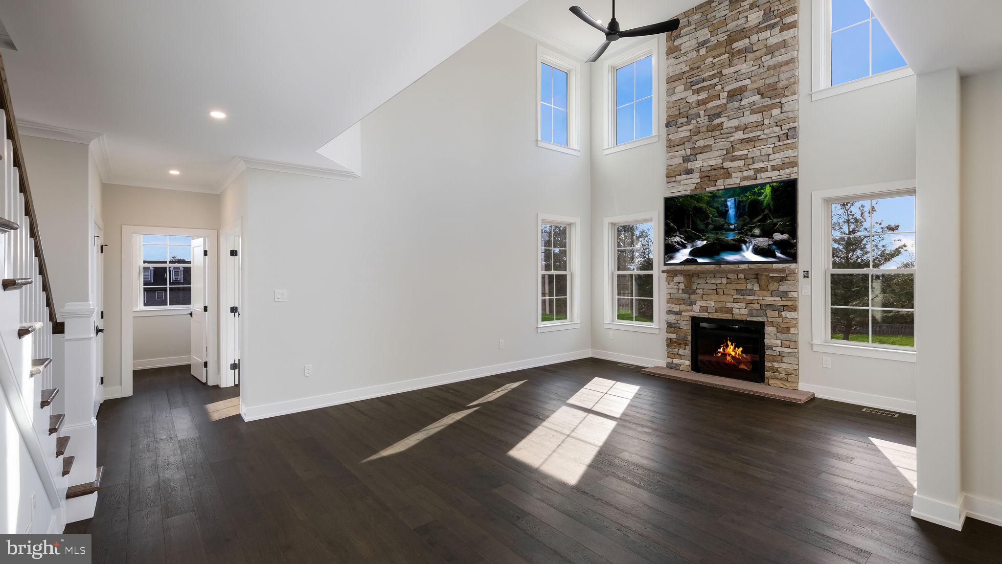 HAMPTON CROSSING - Residential