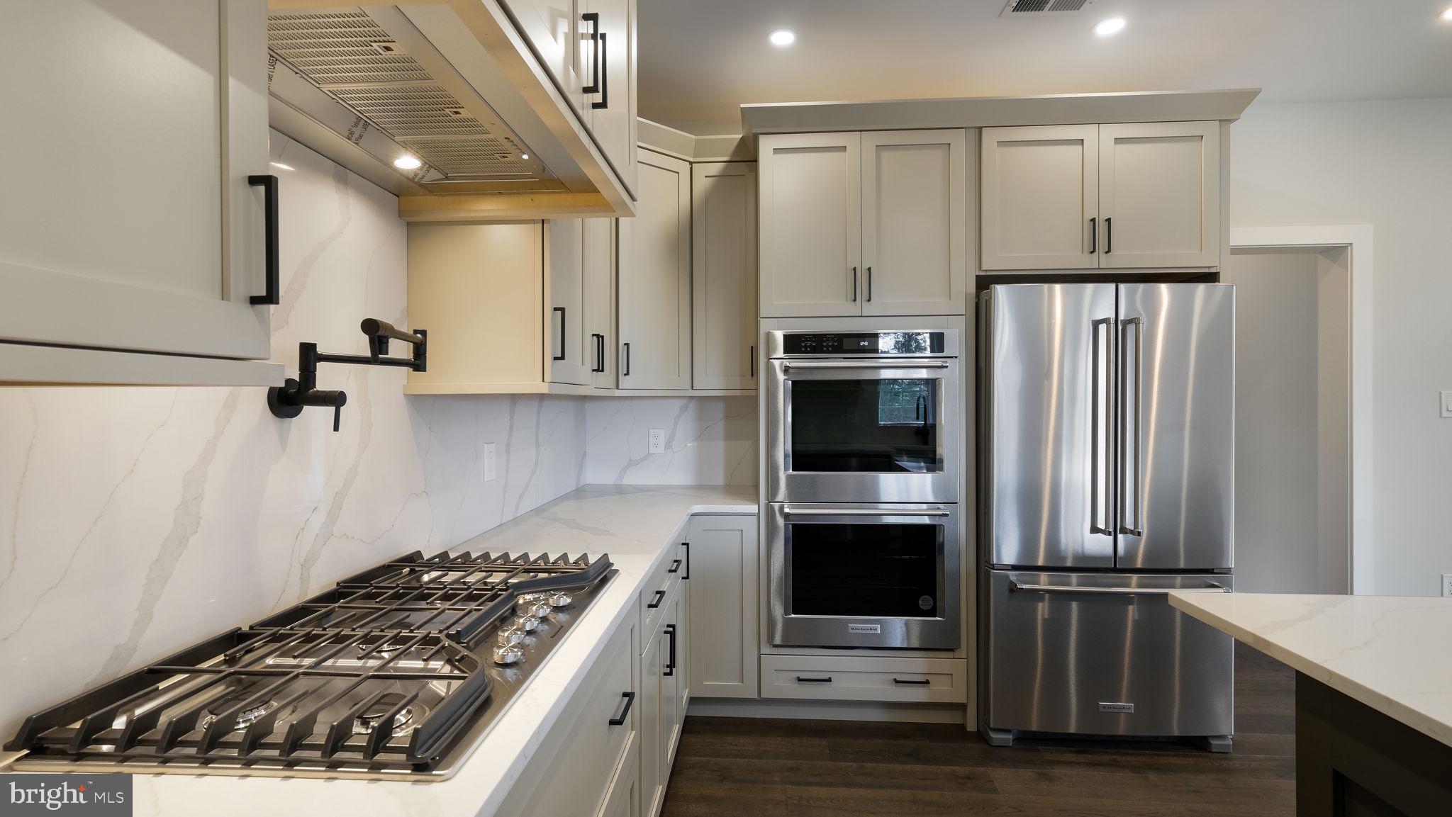 HAMPTON CROSSING - Residential