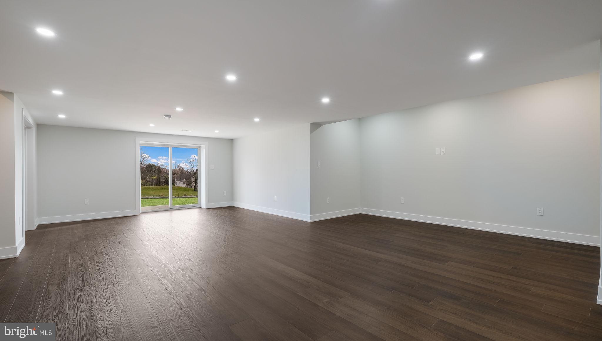 HAMPTON CROSSING - Residential