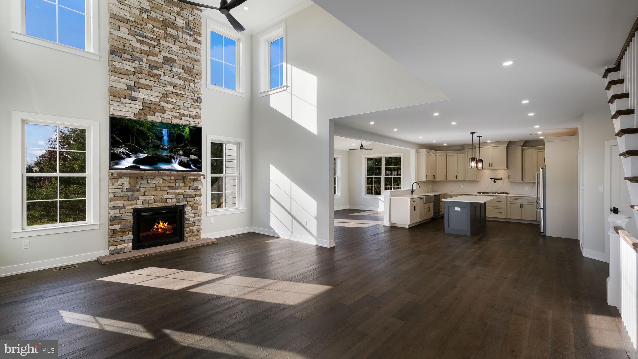 HAMPTON CROSSING - Residential