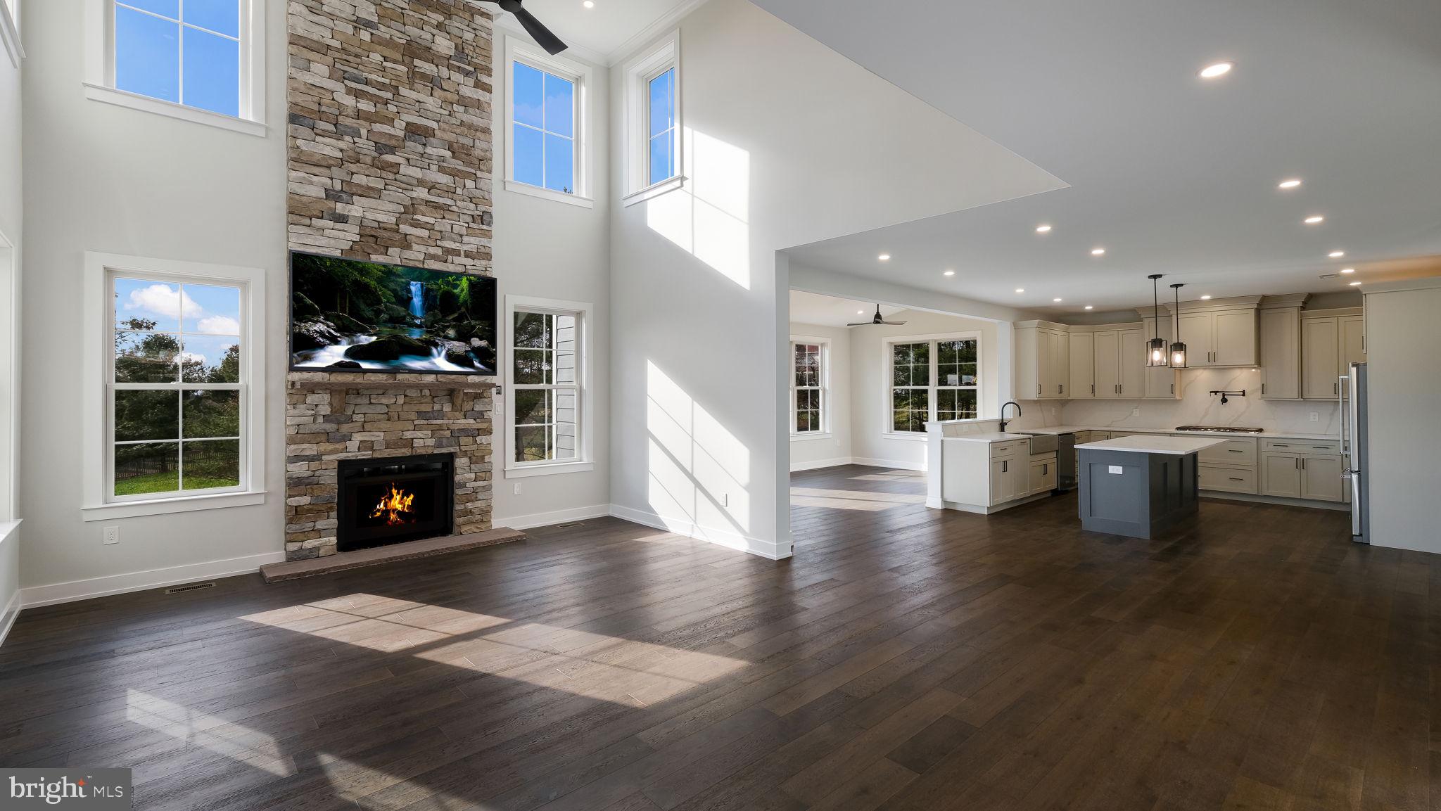 HAMPTON CROSSING - Residential