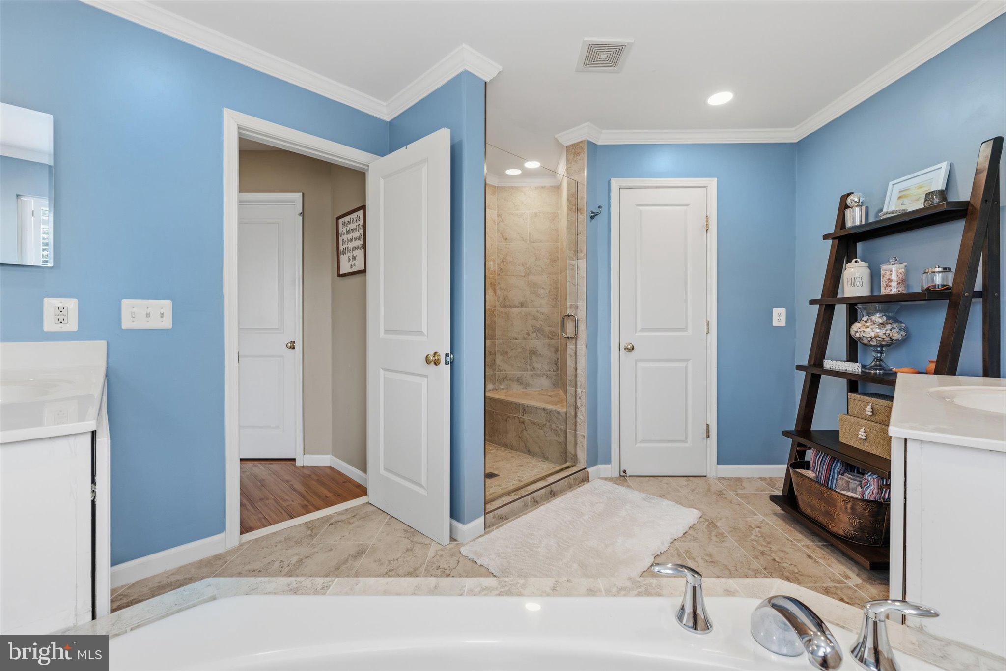 VINT HILL - Residential