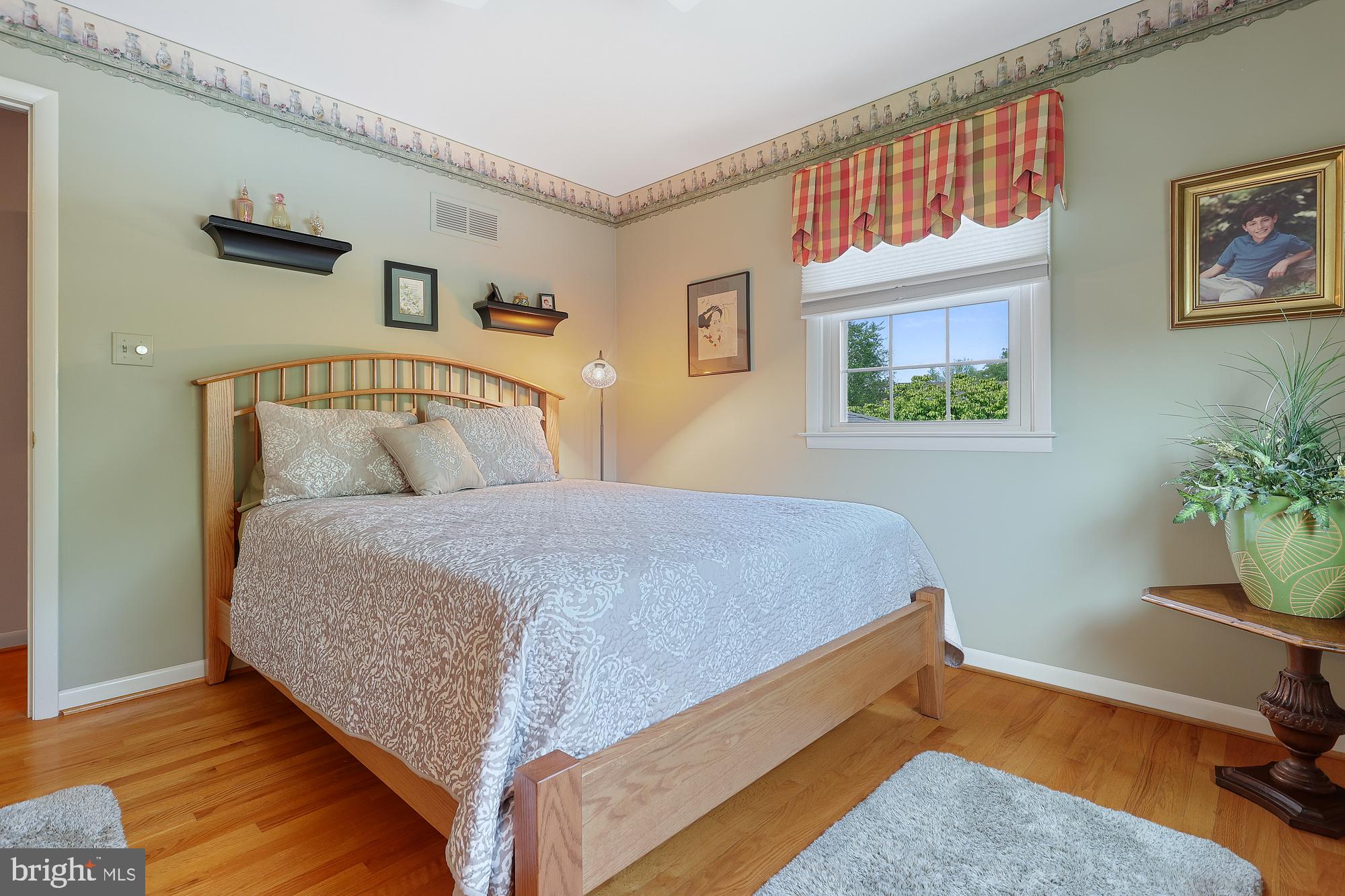 HAINES ACRES/EAST YORK - Residential