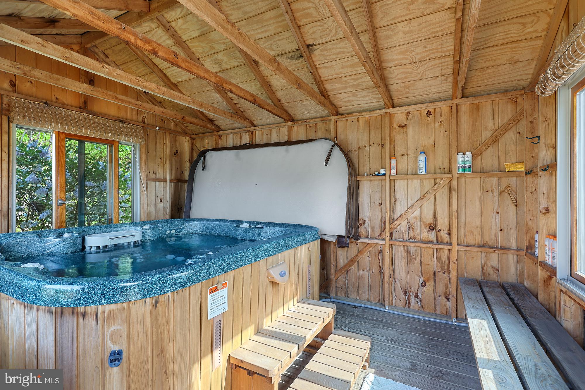 HAINES ACRES/EAST YORK - Residential