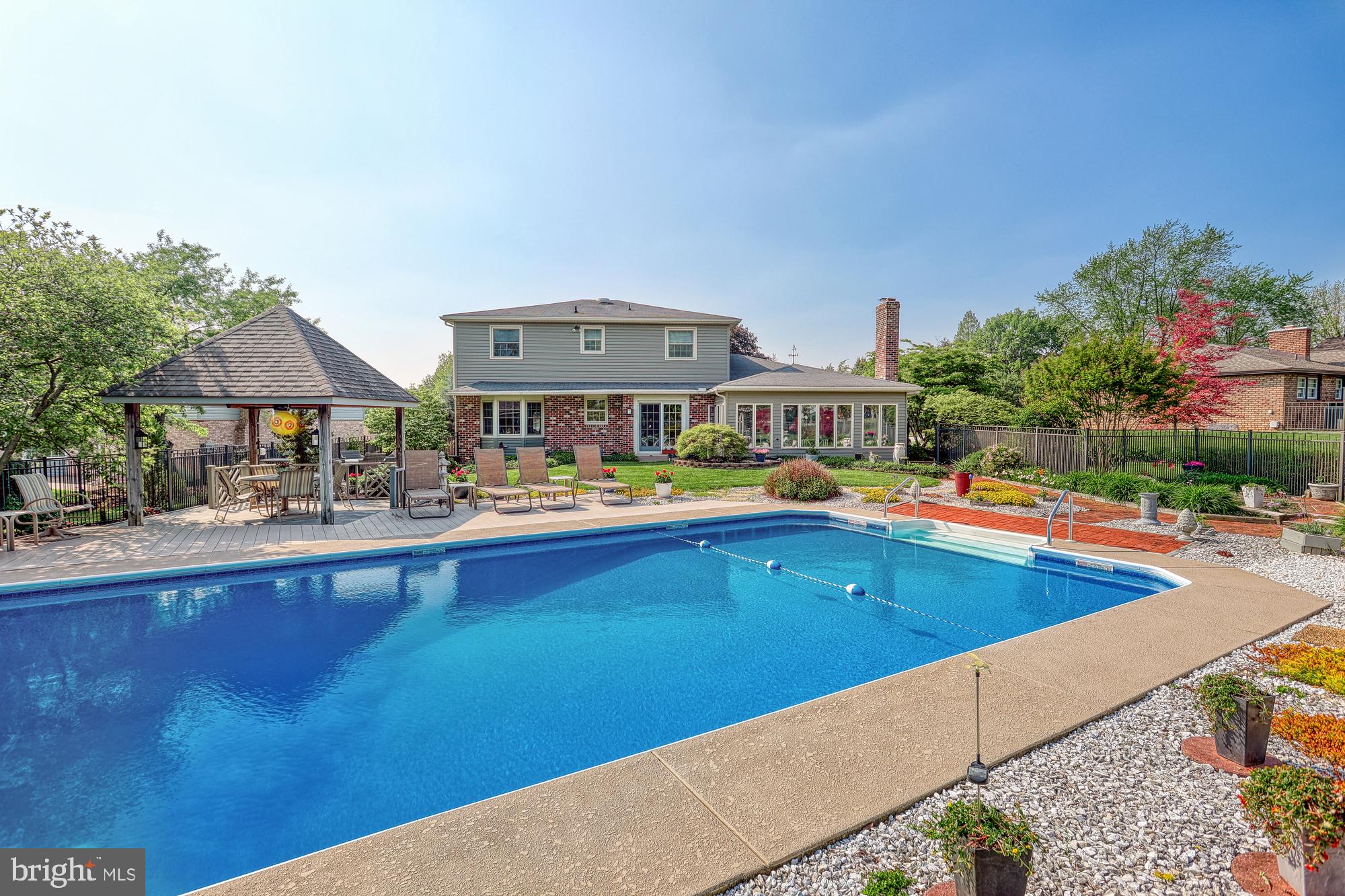 HAINES ACRES/EAST YORK - Residential