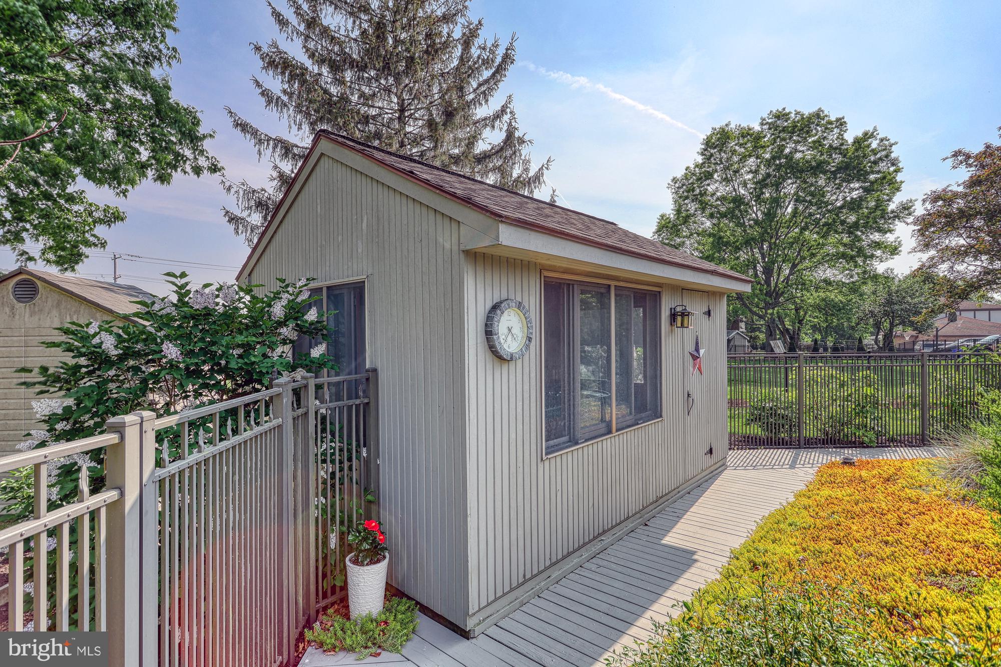 HAINES ACRES/EAST YORK - Residential