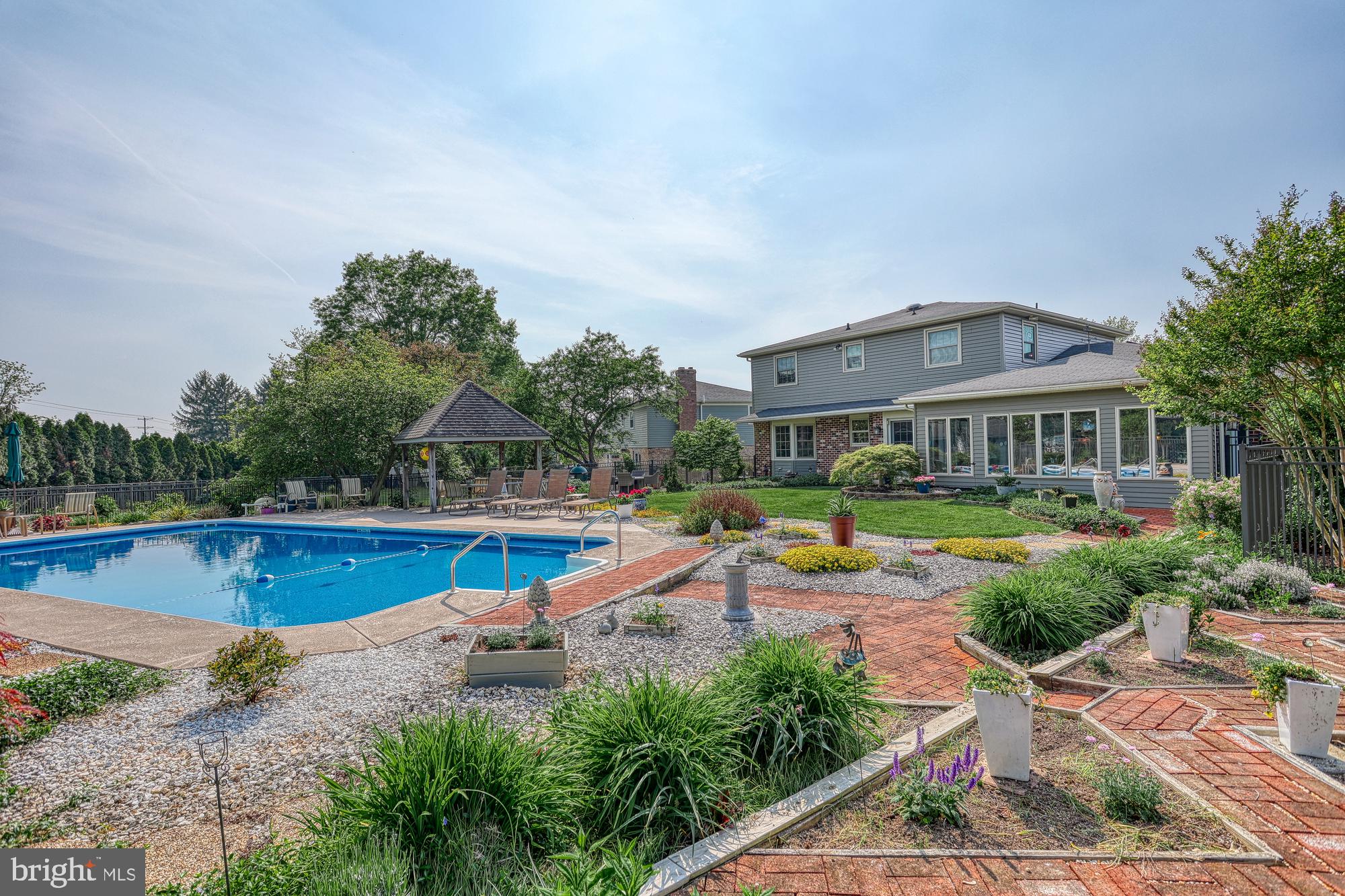 HAINES ACRES/EAST YORK - Residential