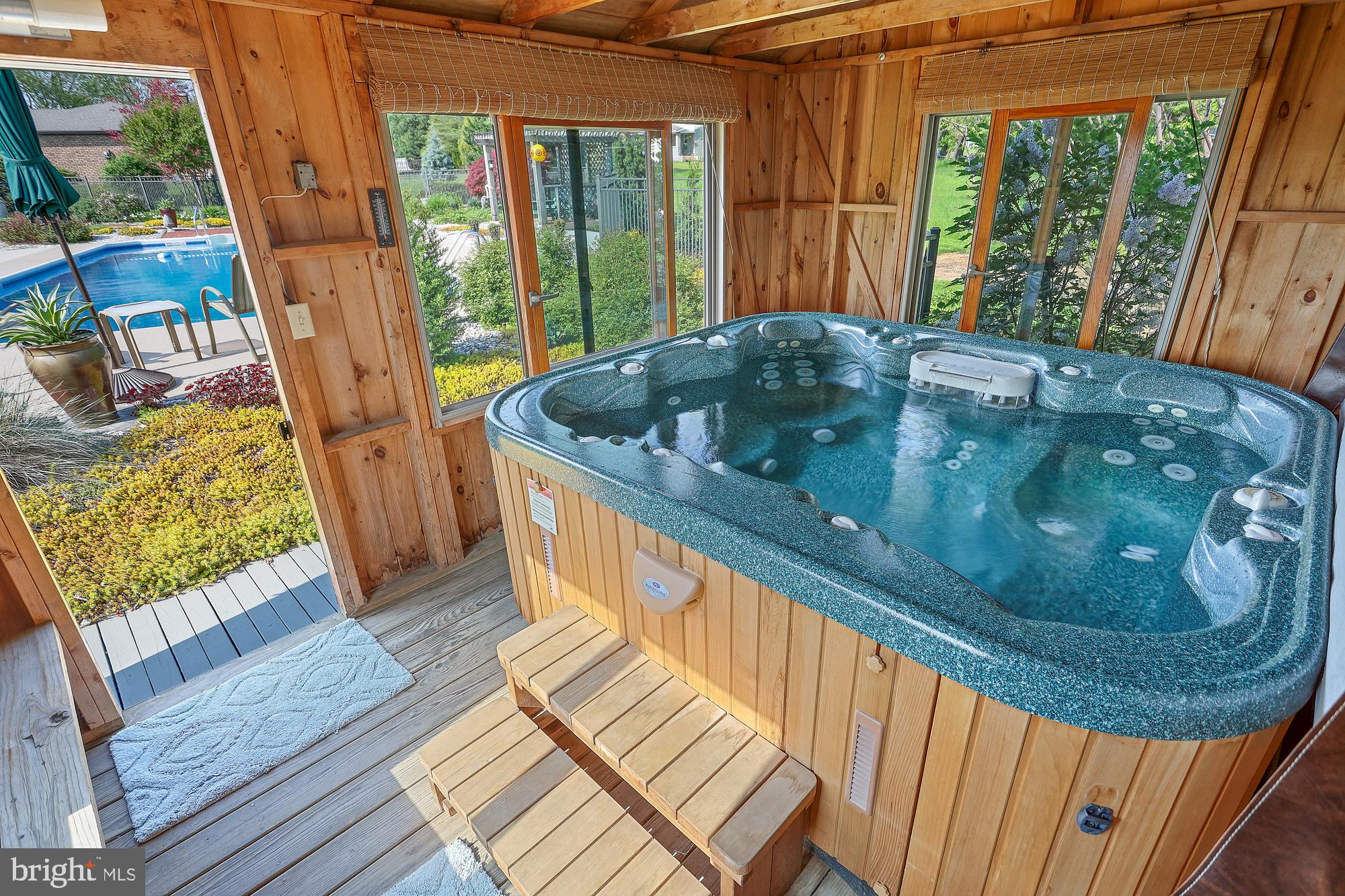 HAINES ACRES/EAST YORK - Residential