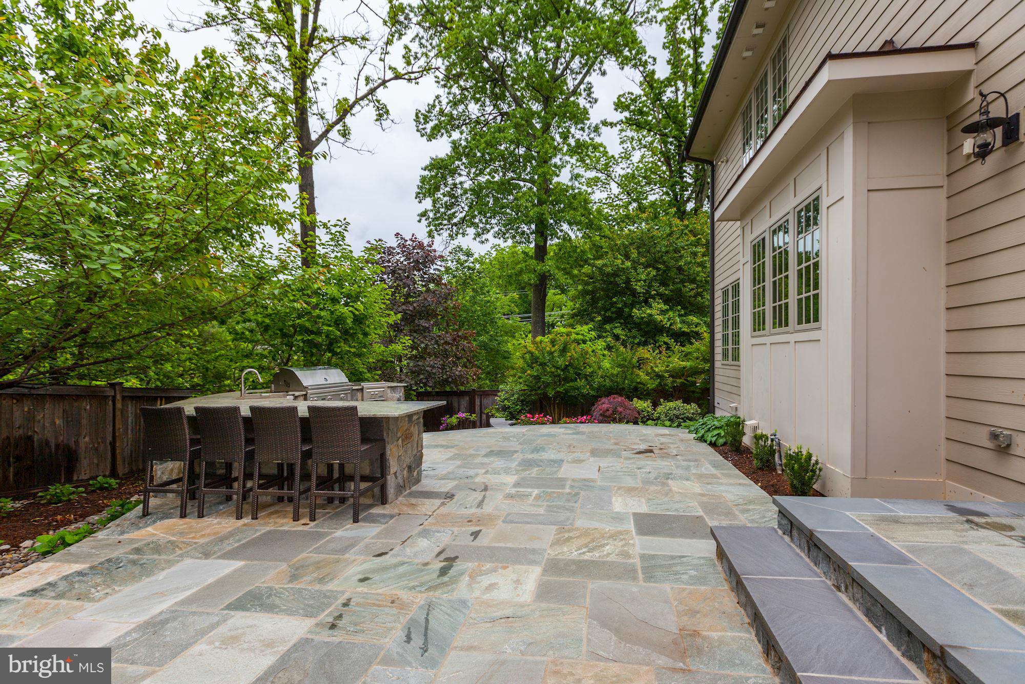 BERKSHIRE OAKWOOD - Residential