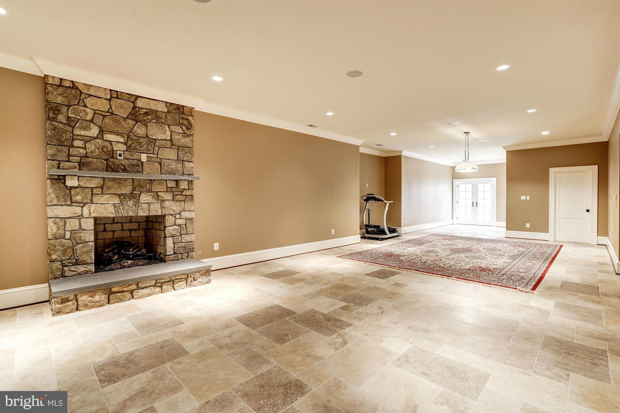 BERKSHIRE OAKWOOD - Residential