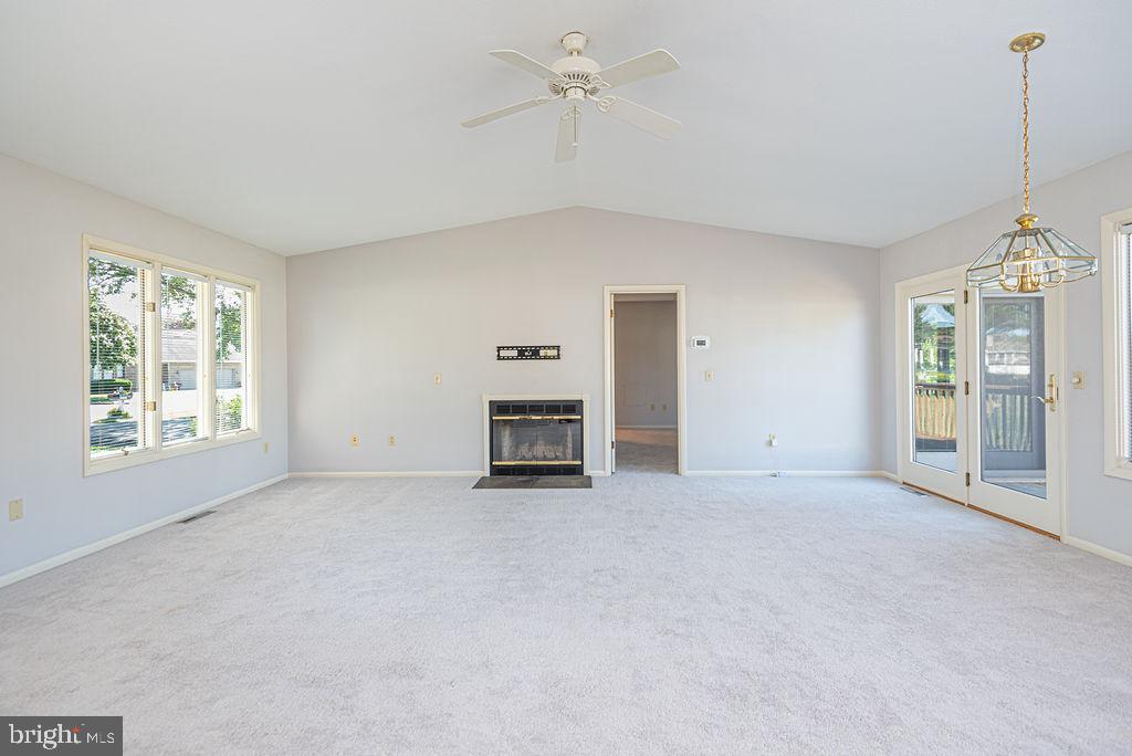 WHITES CREEK MANOR - Residential