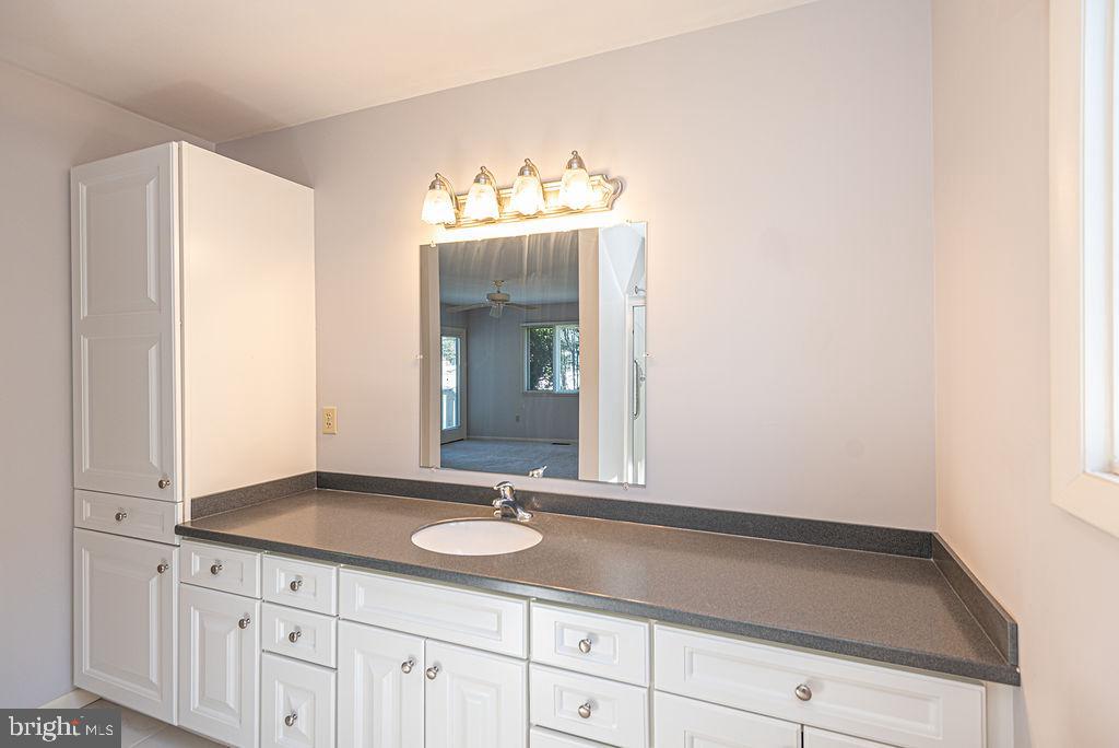 WHITES CREEK MANOR - Residential