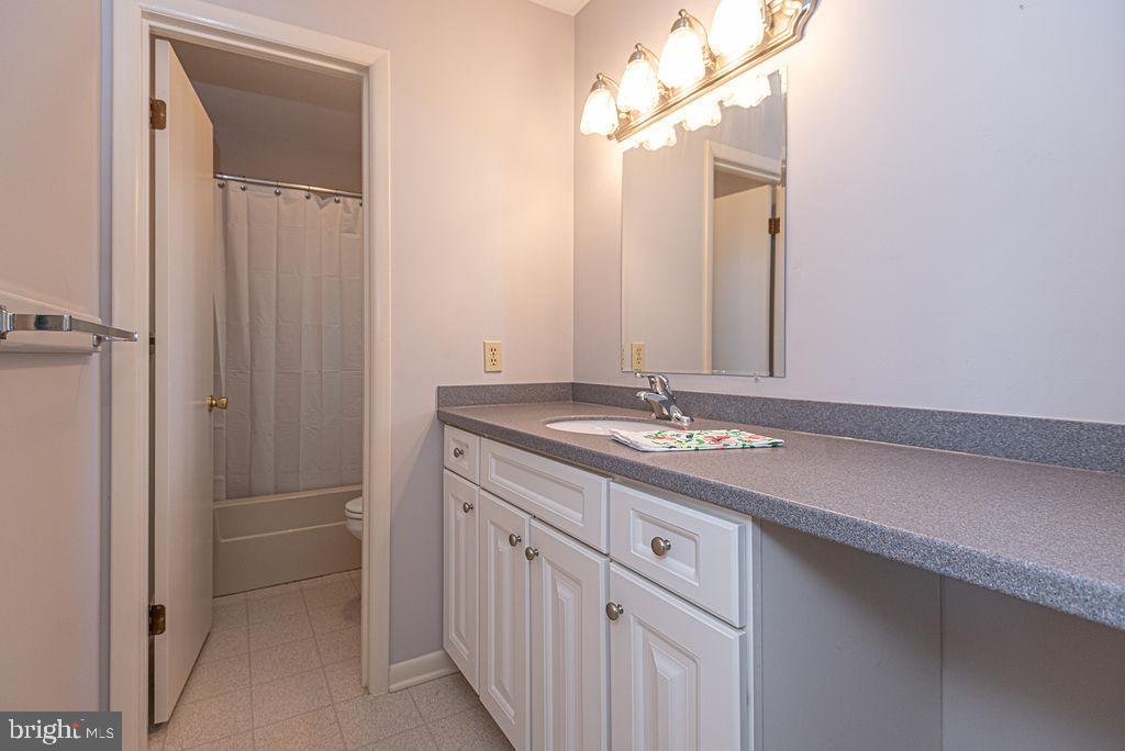 WHITES CREEK MANOR - Residential