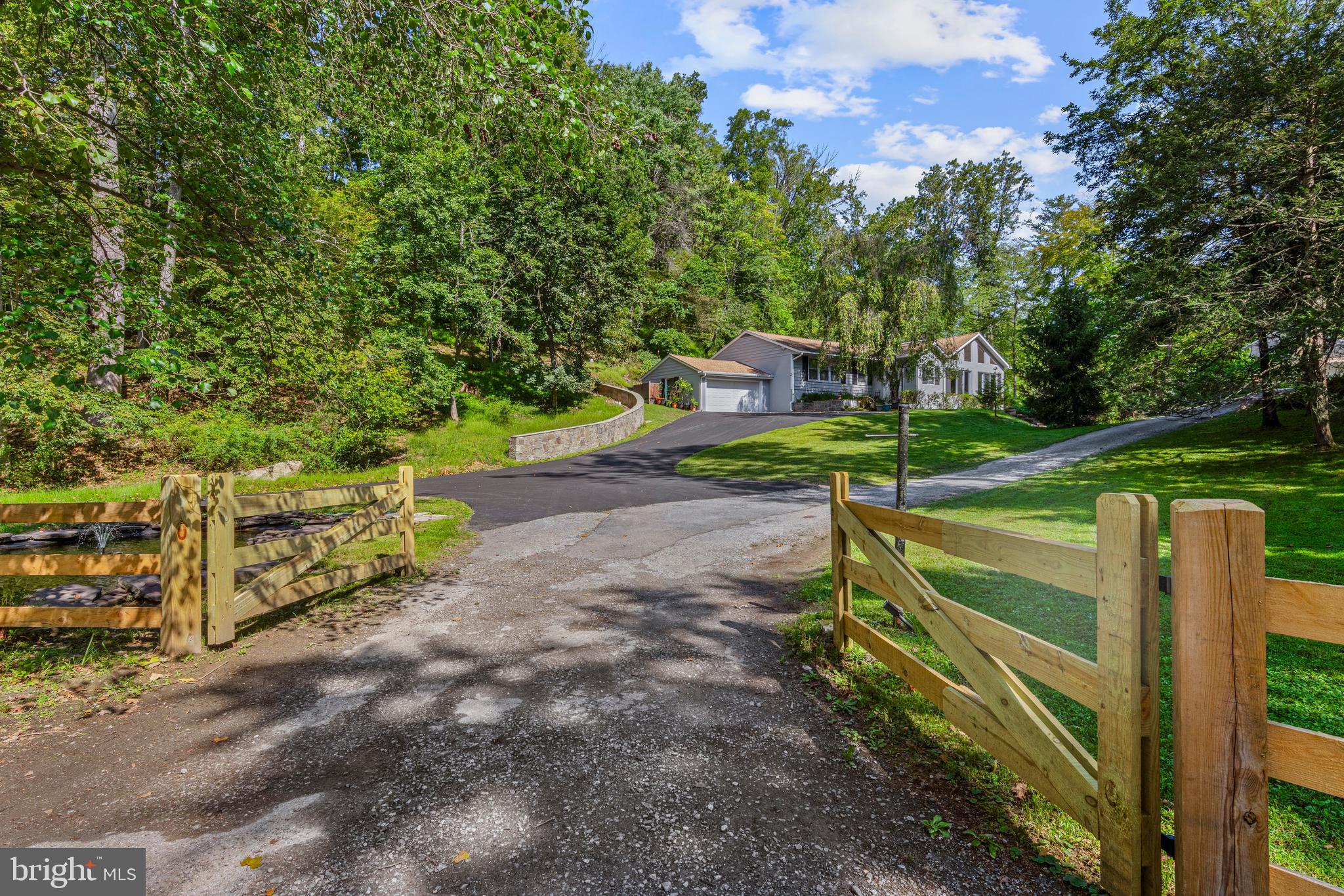 FOX VALLEY - Residential