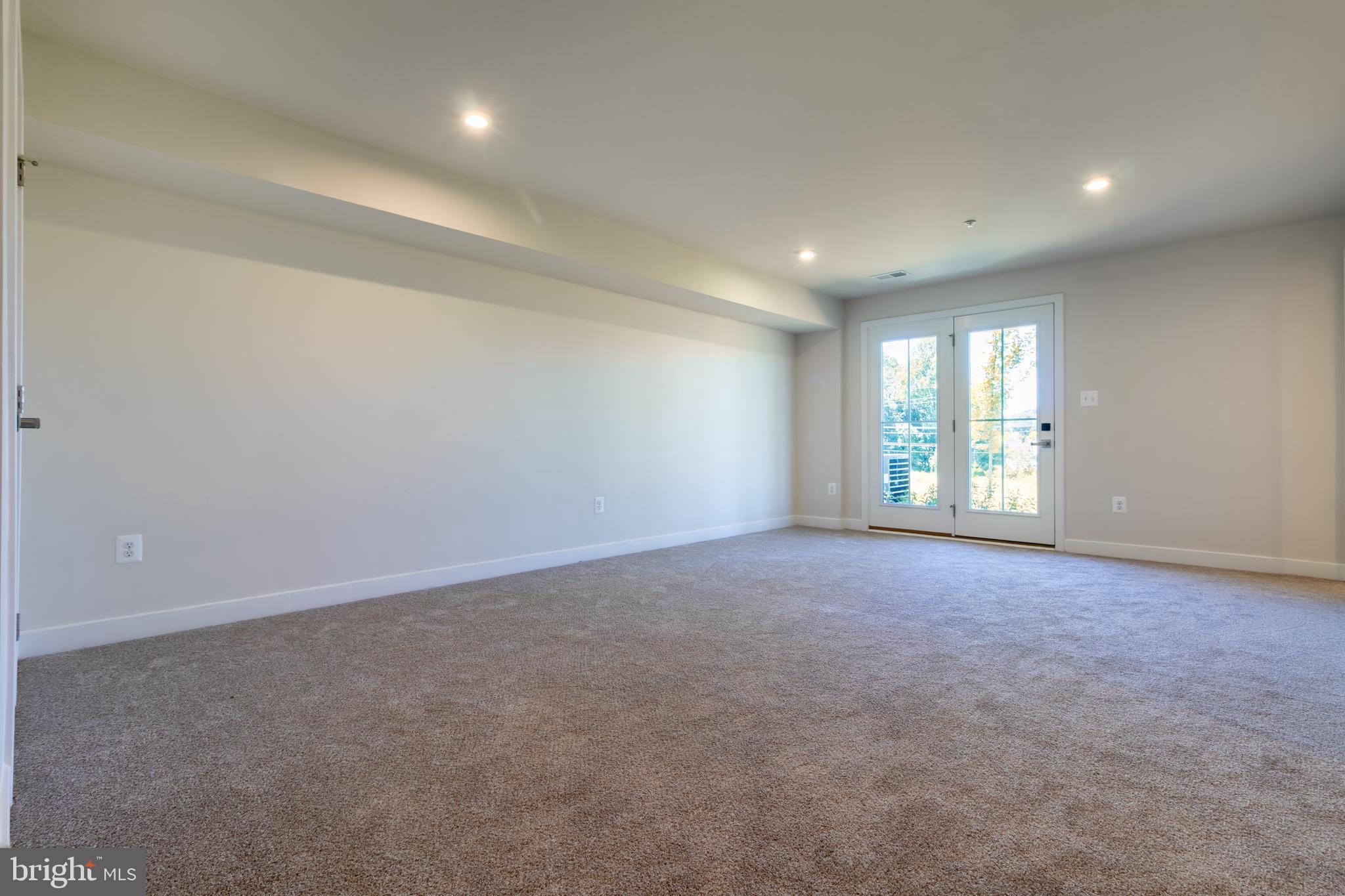 WELLINGTON FARMS - Residential