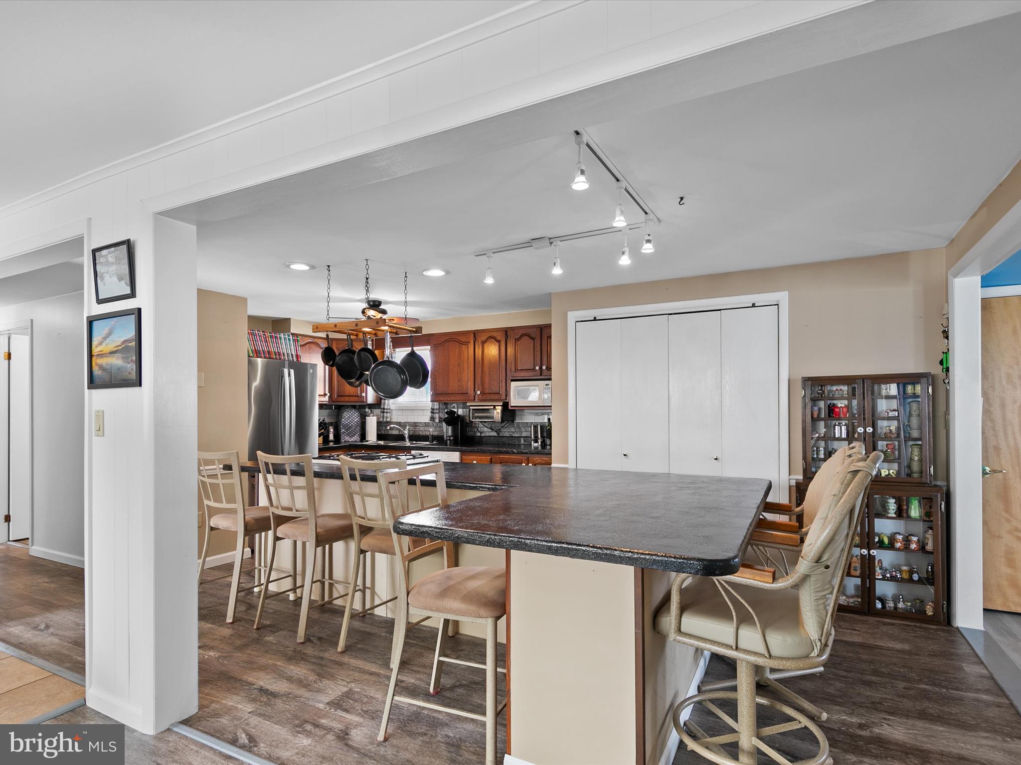 MARINERS COVE - Residential