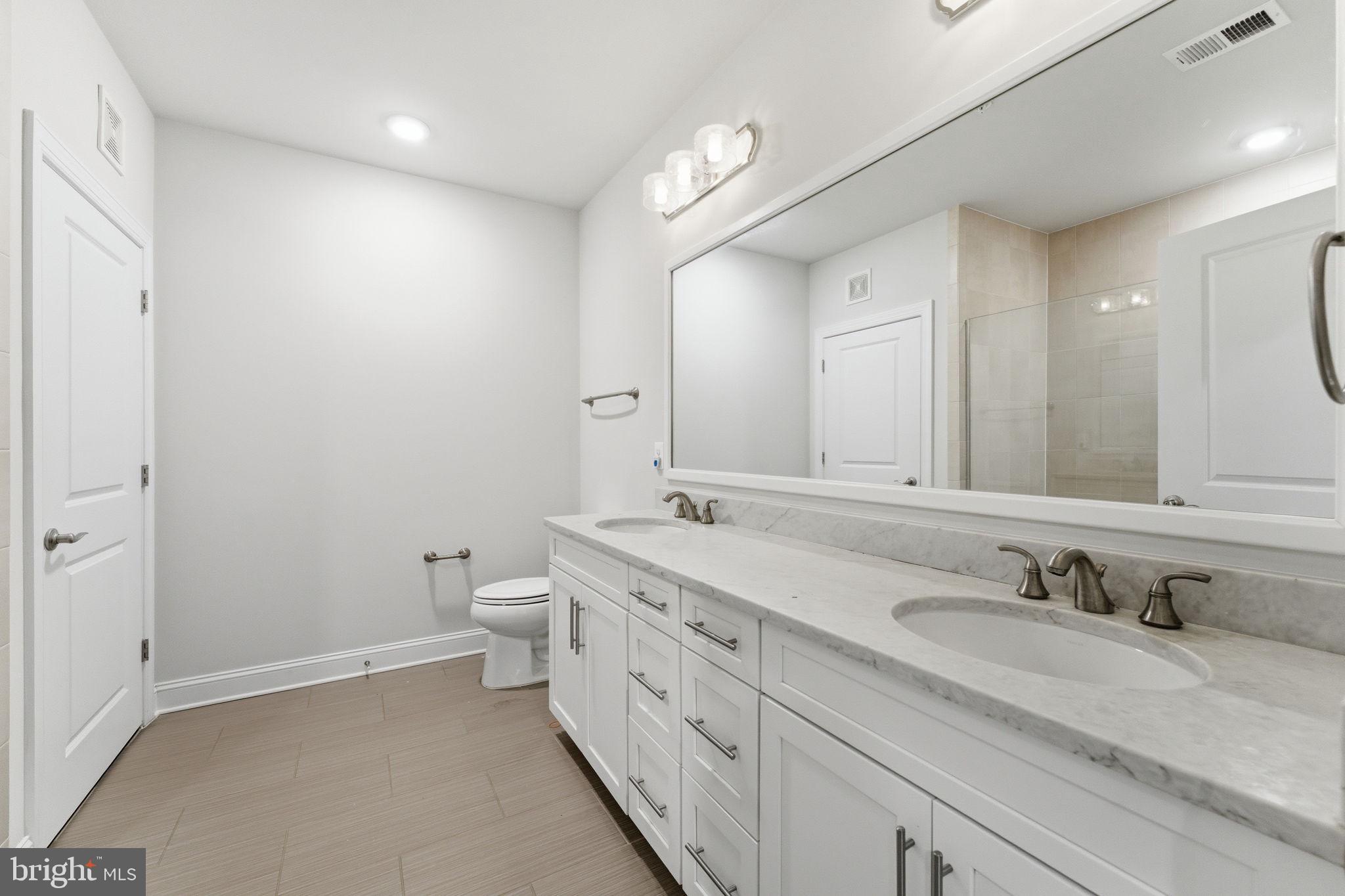 REGENCY AT ASHBURN - Residential