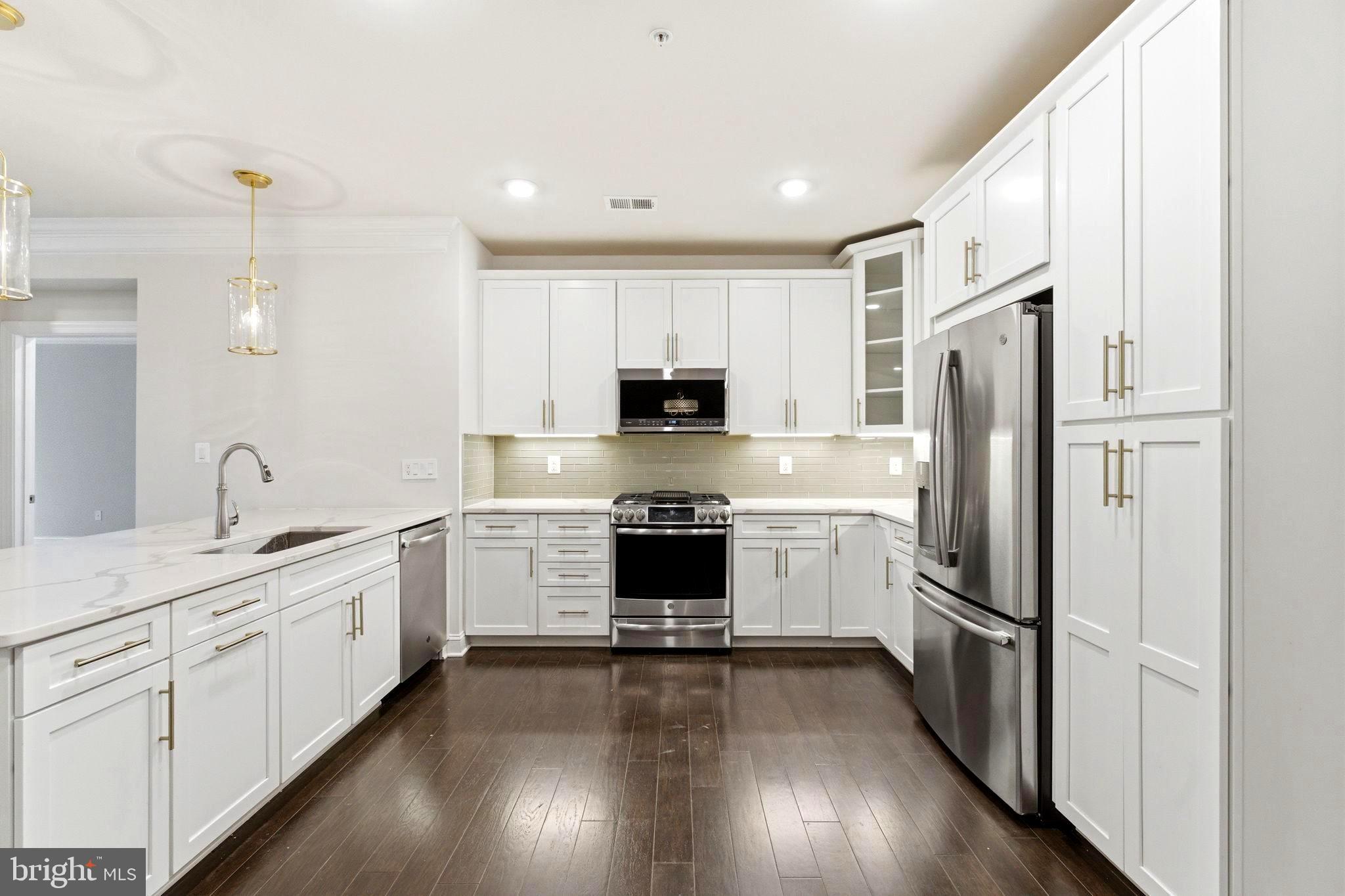 REGENCY AT ASHBURN - Residential