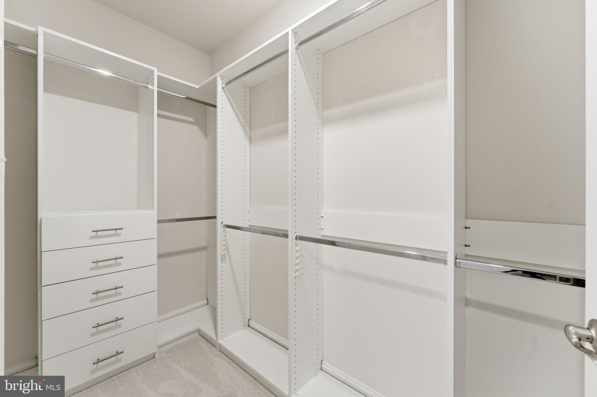 REGENCY AT ASHBURN - Residential