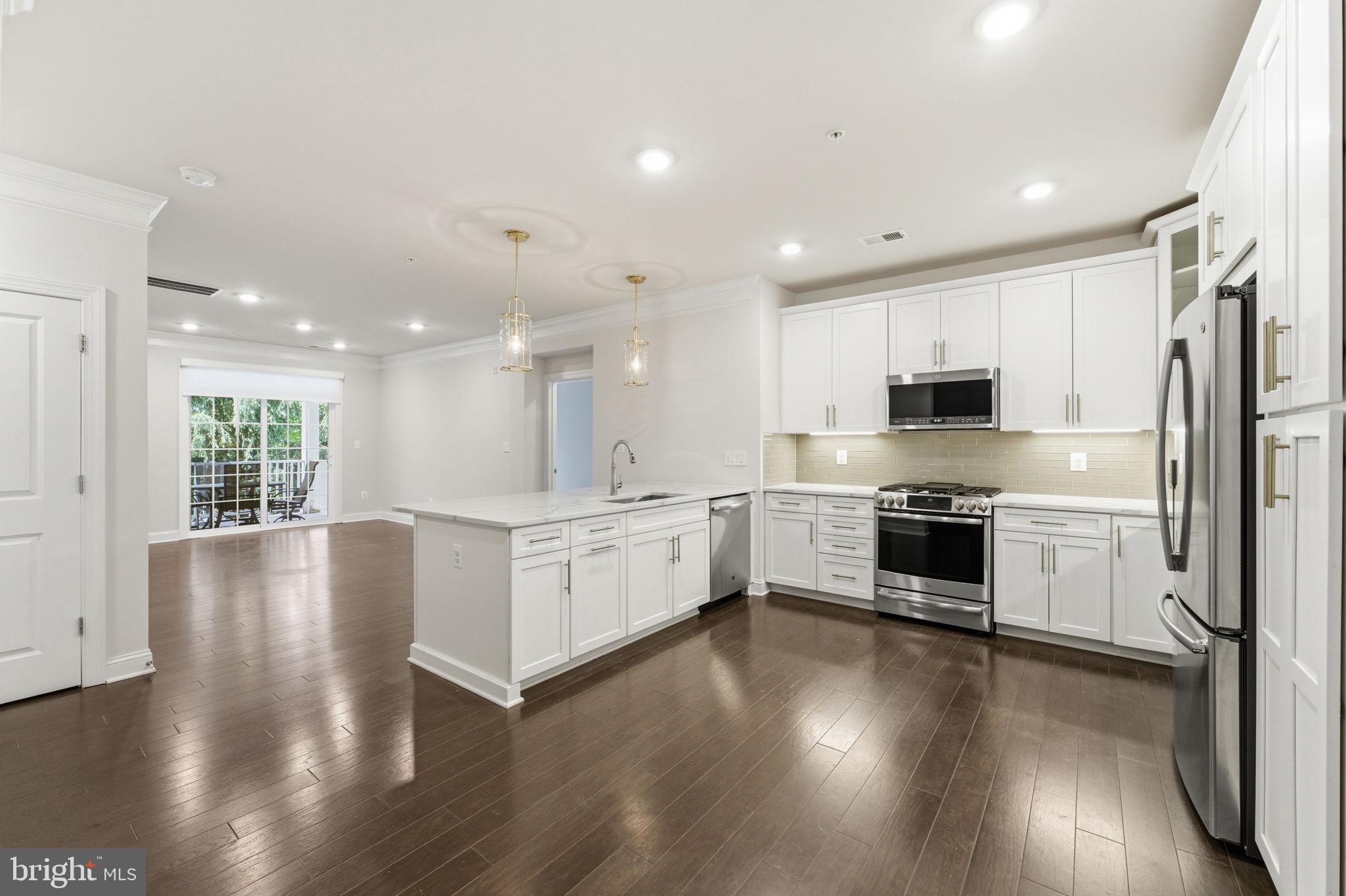 REGENCY AT ASHBURN - Residential