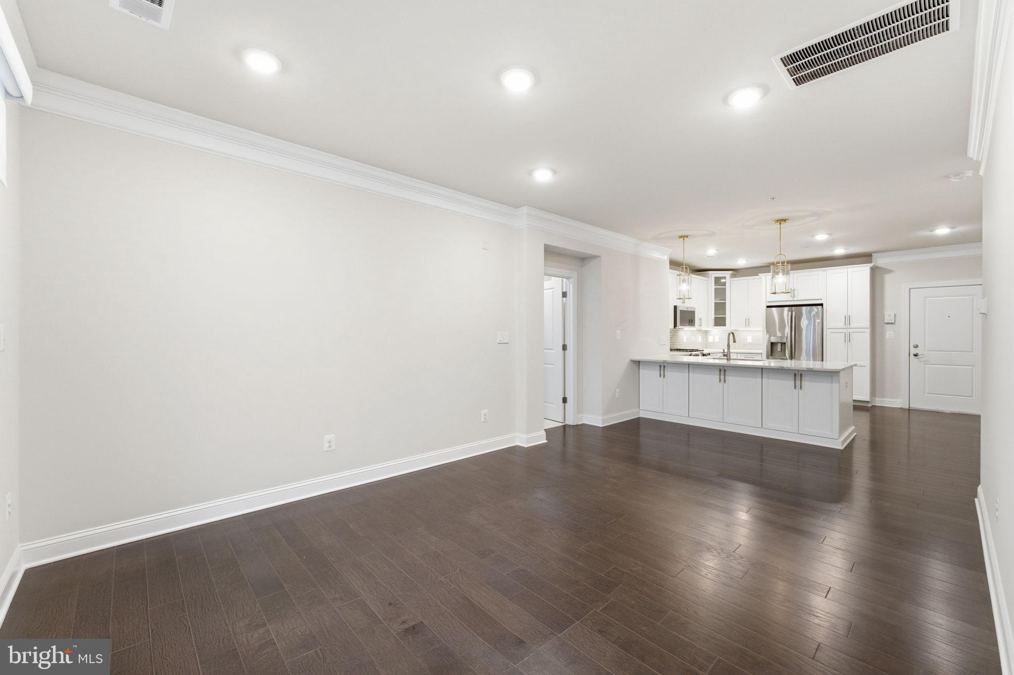 REGENCY AT ASHBURN - Residential