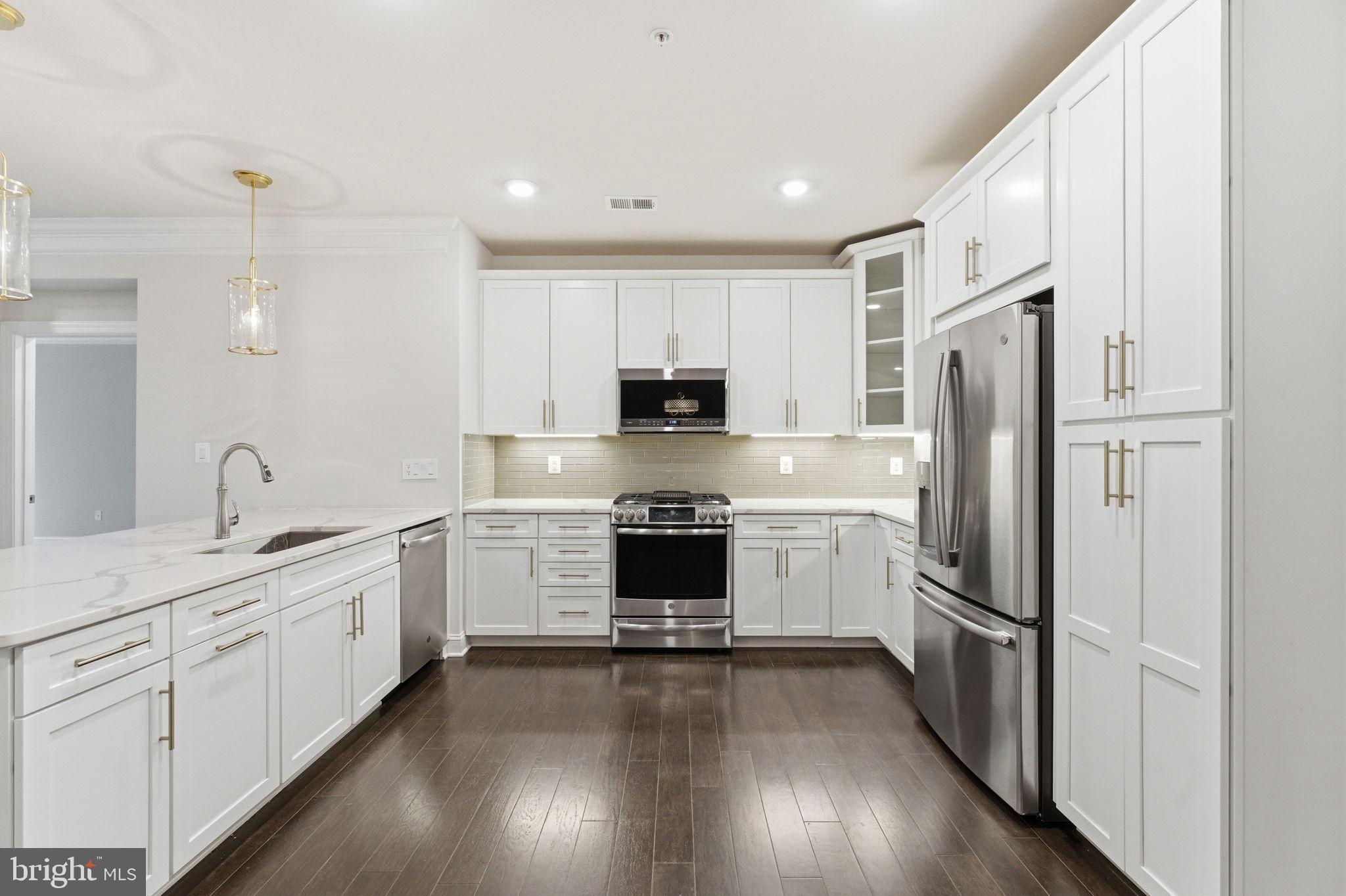 REGENCY AT ASHBURN - Residential