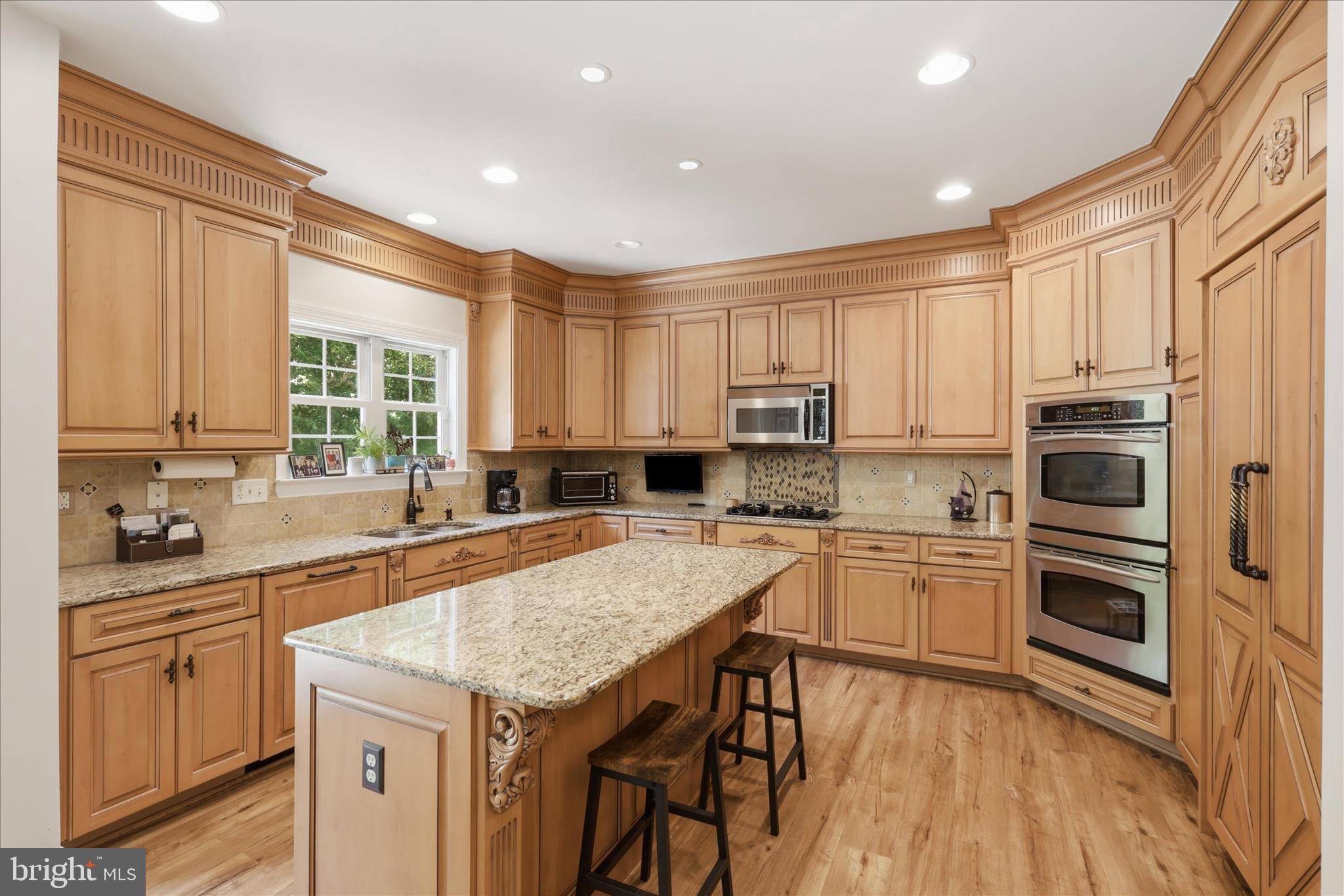 HIGHLAND VIEW ESTATES - Residential