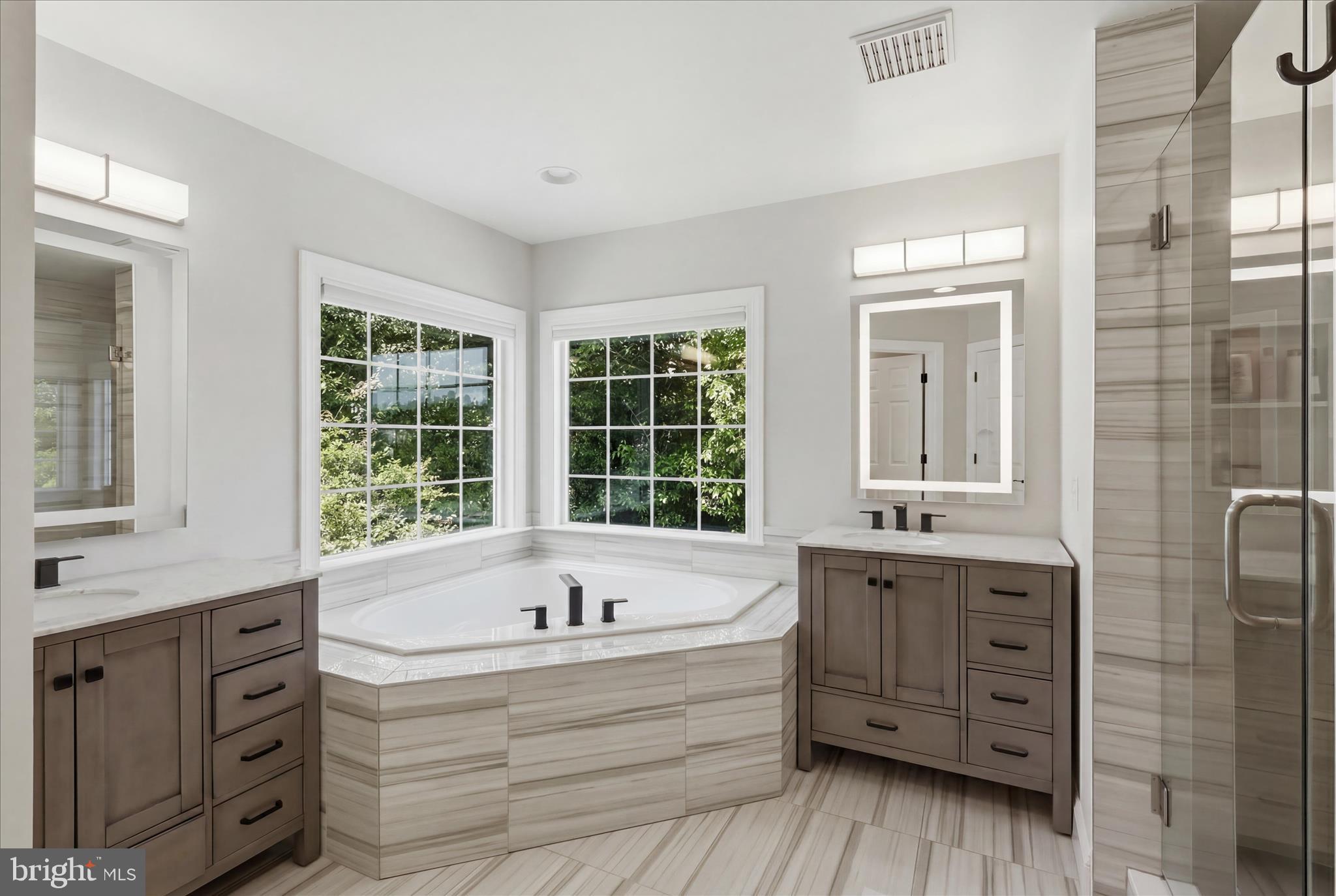 HIGHLAND VIEW ESTATES - Residential