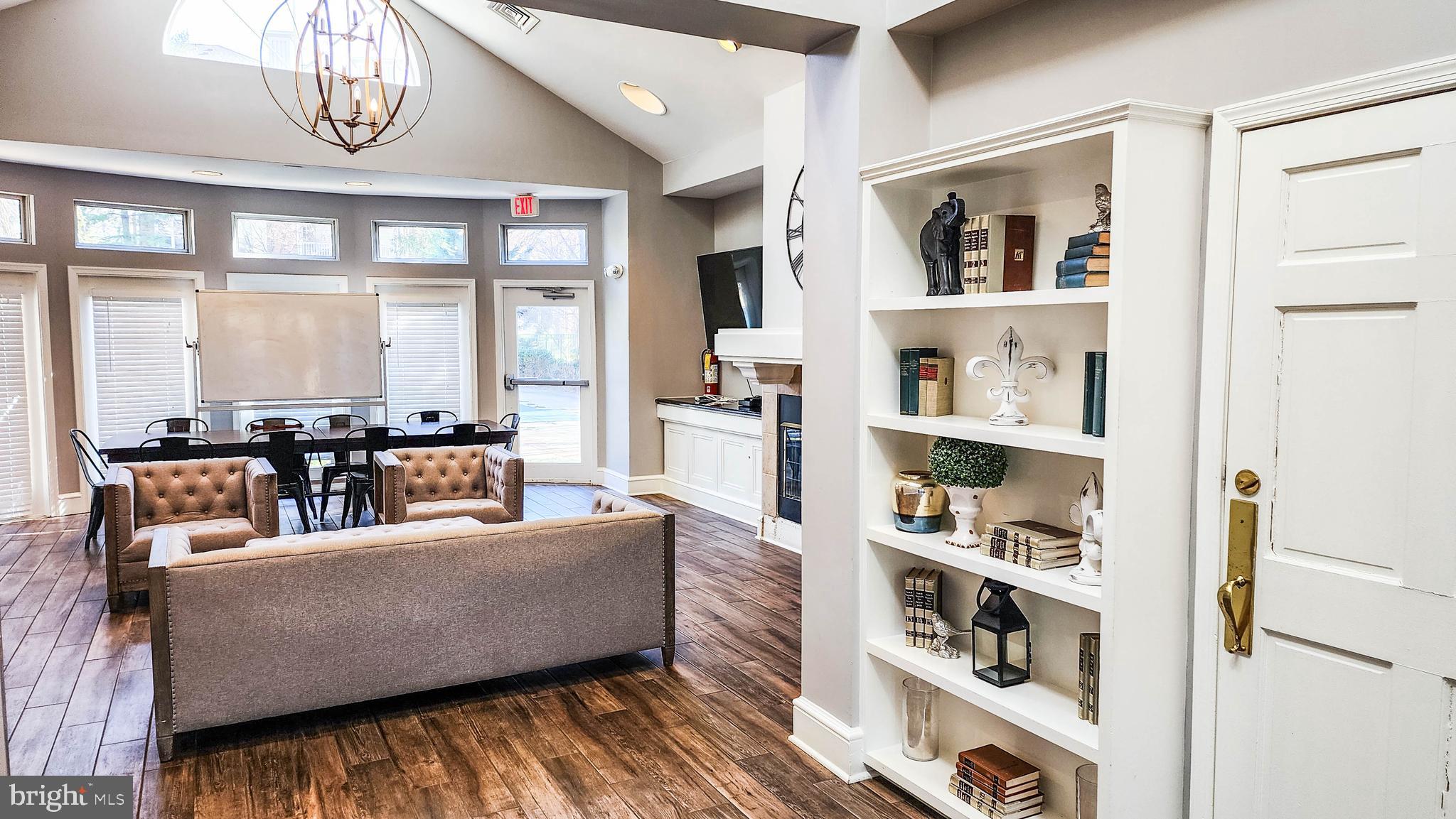 WORLDGATE CONDO - Residential